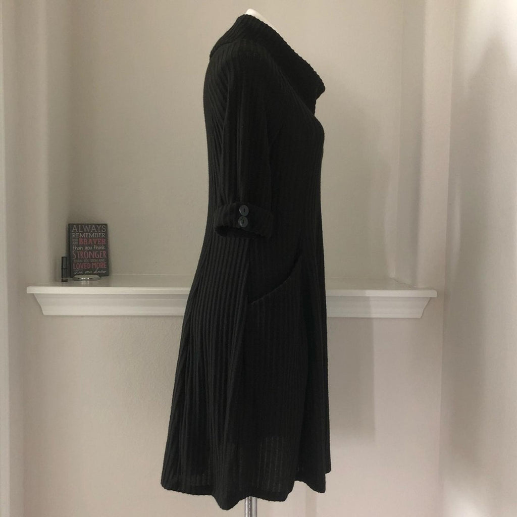 Robbie Bee’s Signature Ribbed Sweater Dress in Black, Size M New w/Tag