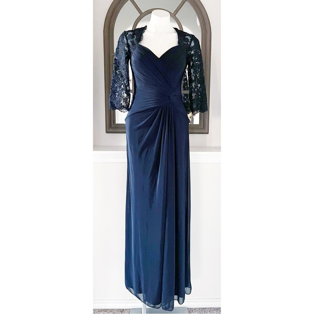 NWT La Femme Jersey Gown w/Knot Detail & Lace Sleeves, Size 4 New w/Tag $515