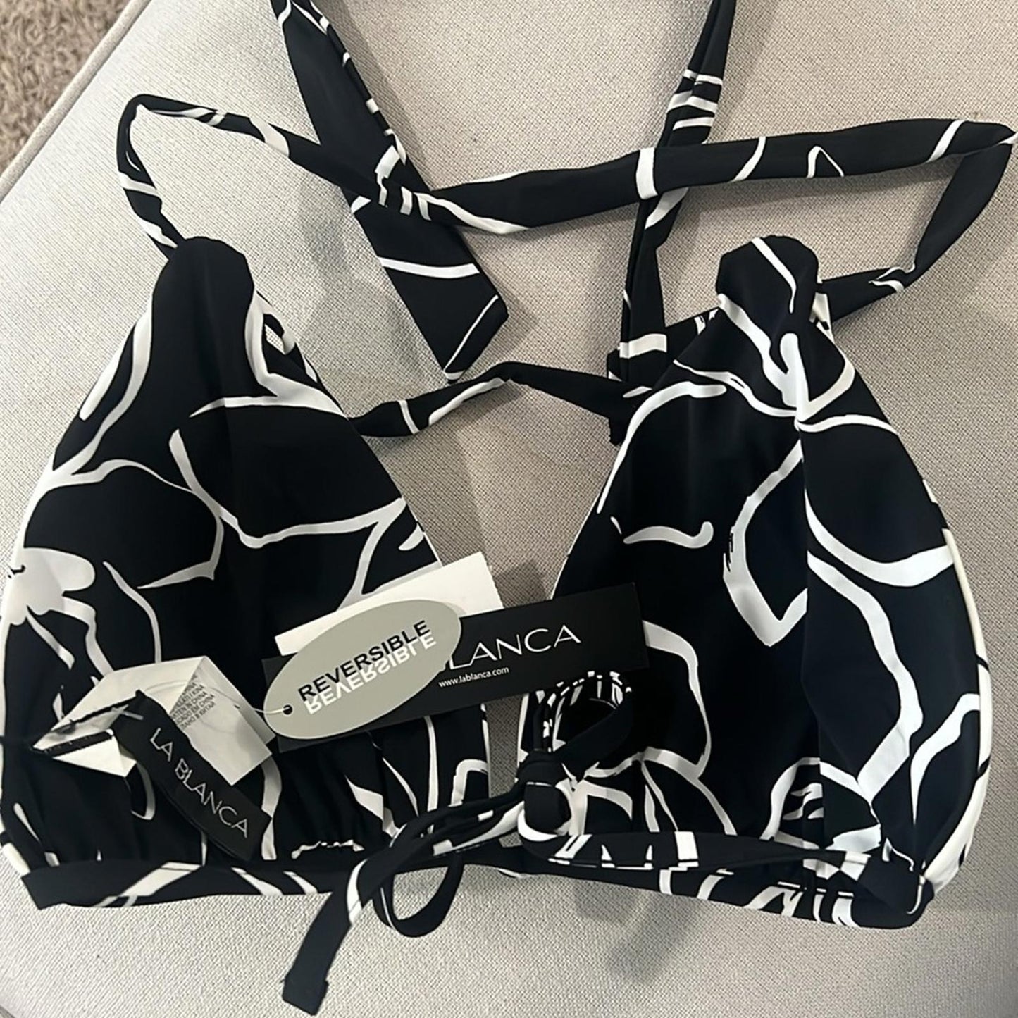 La Blanca Moonlit Reversible Halter Bikini Swim Top in Black/White US 10 NEW