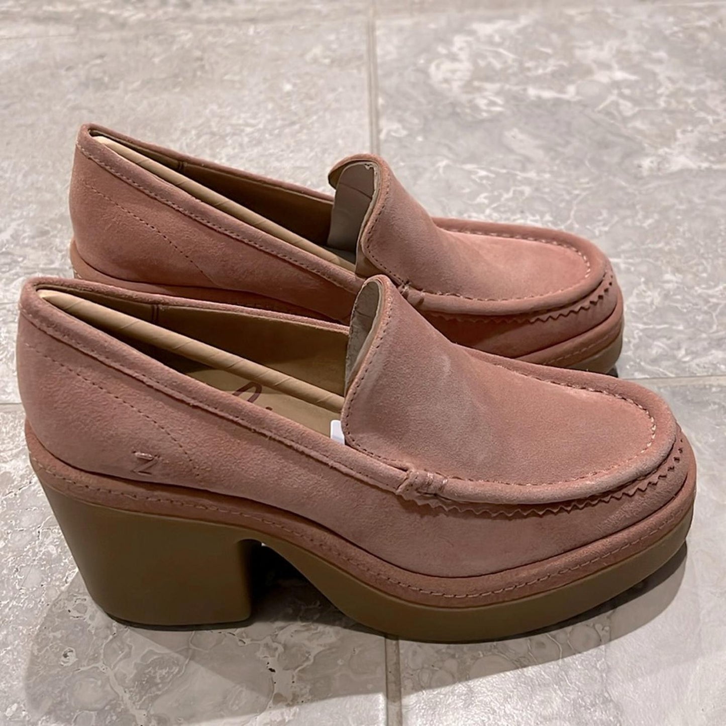Zodiac Dorit Leather Slip-On Loafers in Nougat Pink Suede Size 9 New in Box