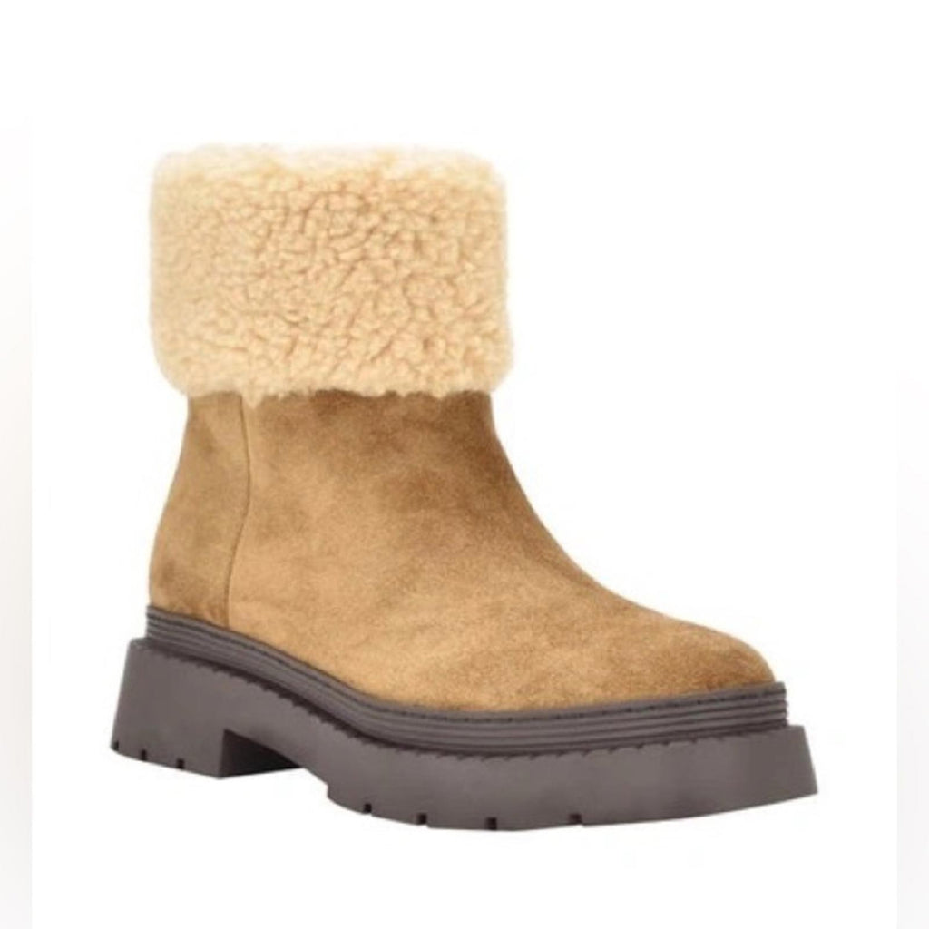 NEW Marc Fisher Lugsole Boots in Medium Natural Brown, Size 9 New in Box