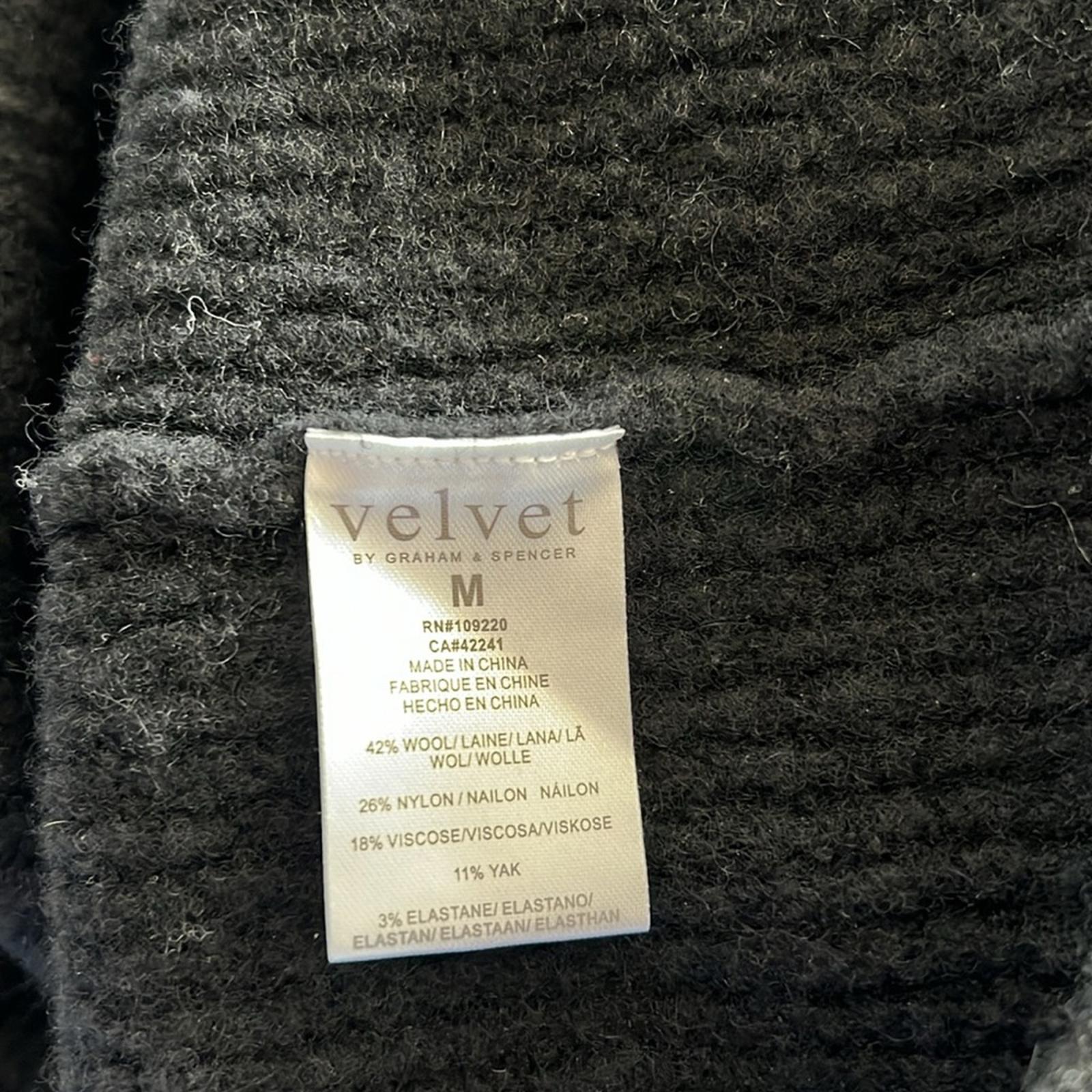 Velvet by Graham & Spencer Judith Turtleneck Sweater in Black, Size M EXCELLENT!