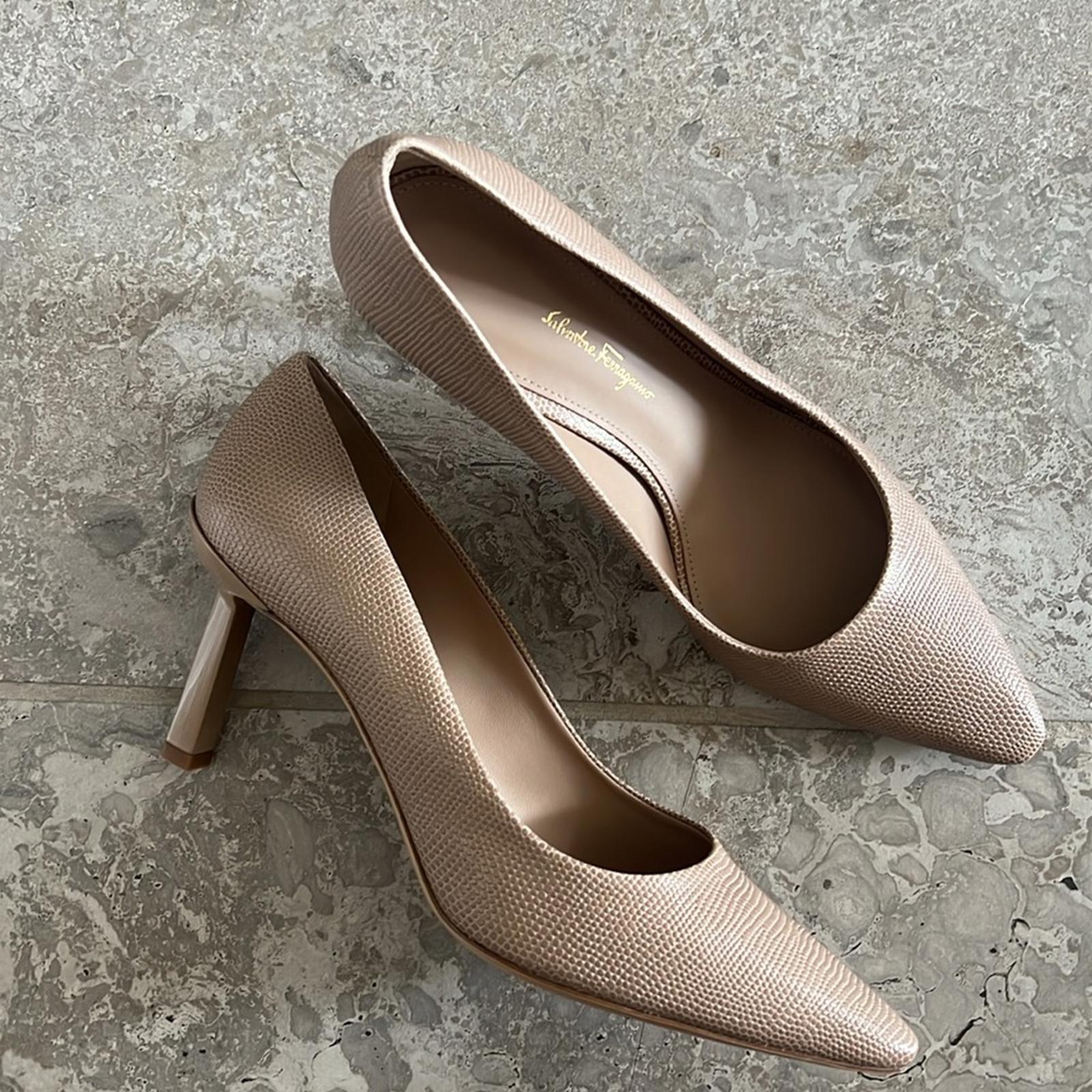 Salvatore Ferragamo Justina Pointed Toe Pumps in Beige, Size 11, NEW in Box