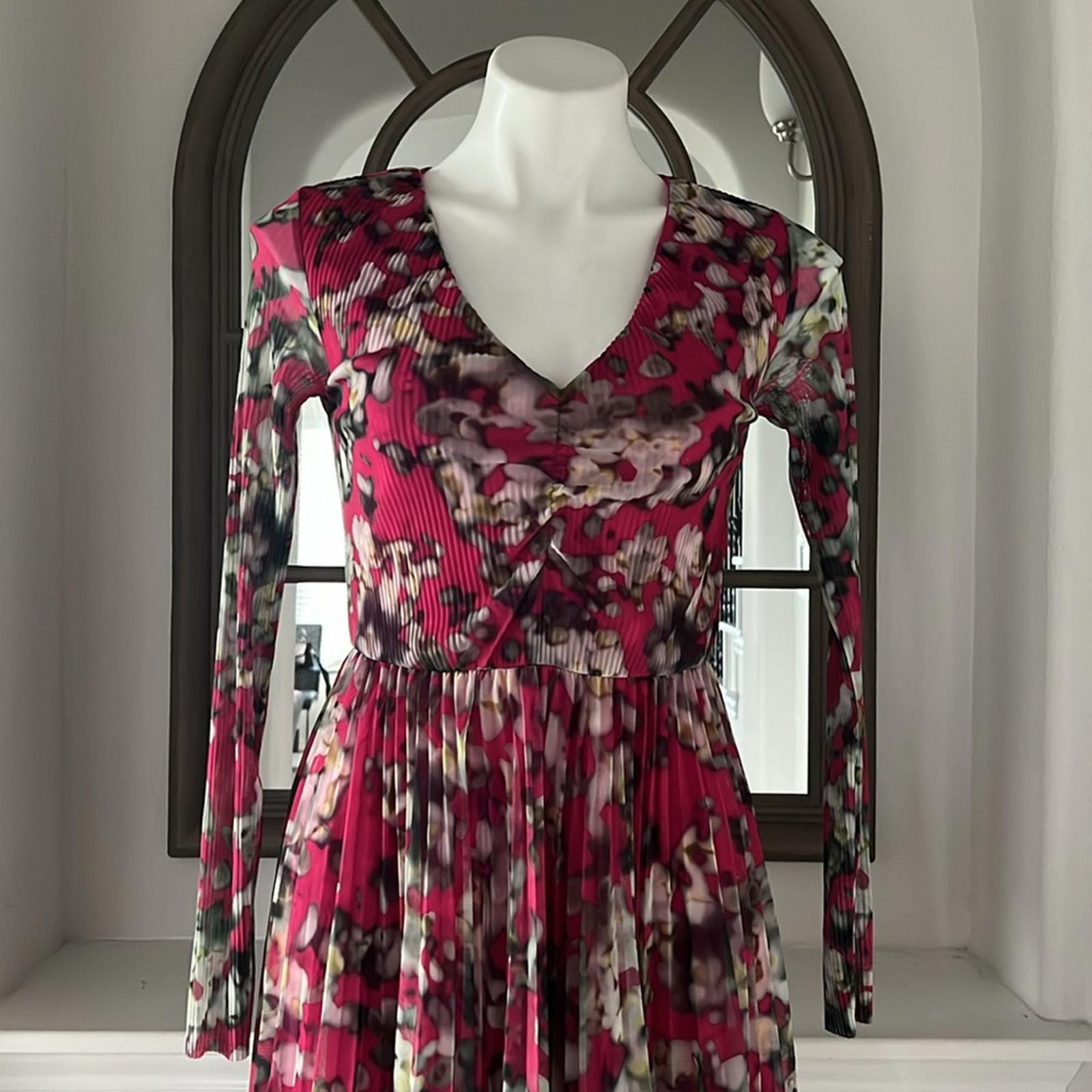 HUGO BOSS Long Sleeve Dress in Plissé Tulle with Seasonal Print Size S NEW w/Tag