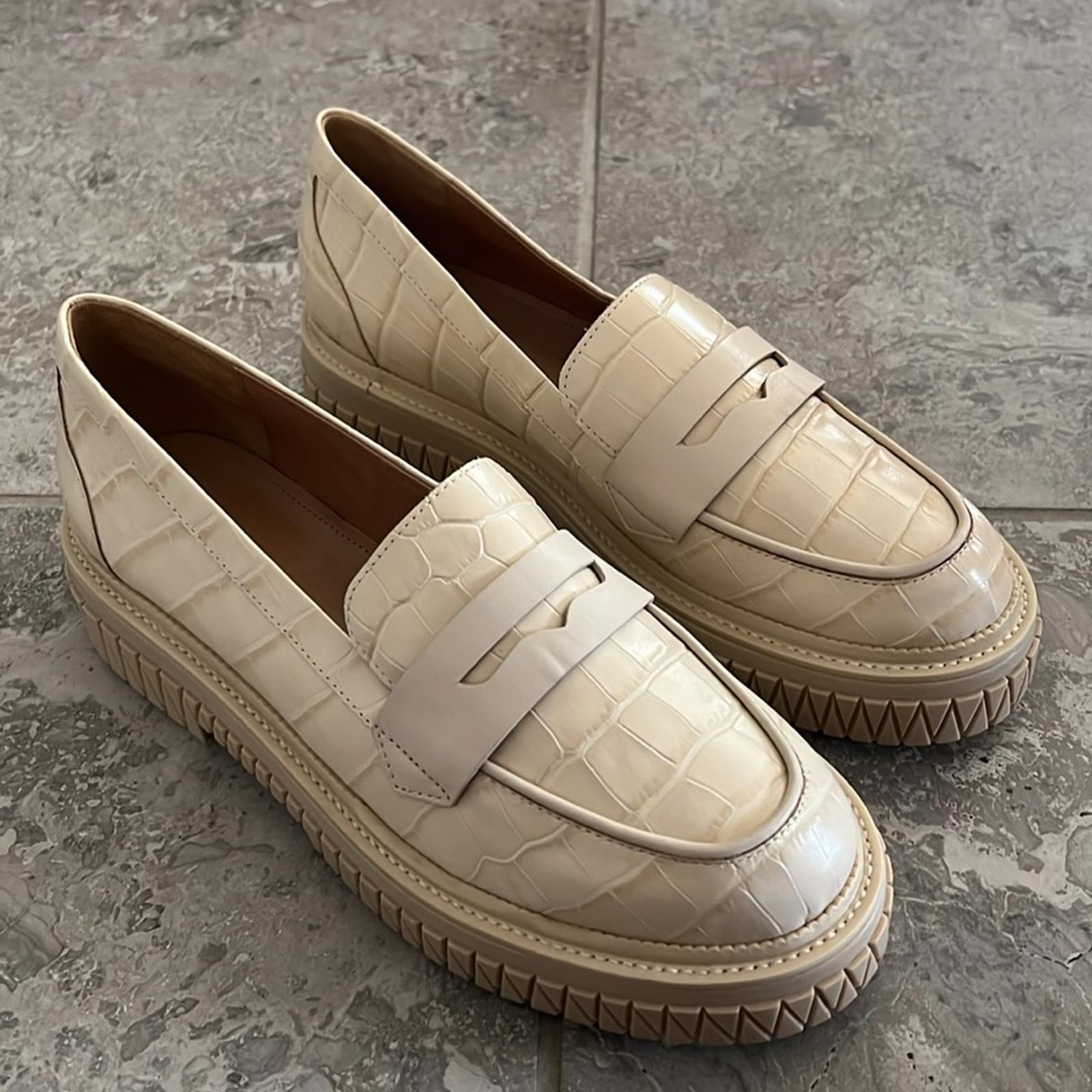 SCHUTZ Viola Crocodile-Embossed Leather Platform Loafer Size 11 New in Box