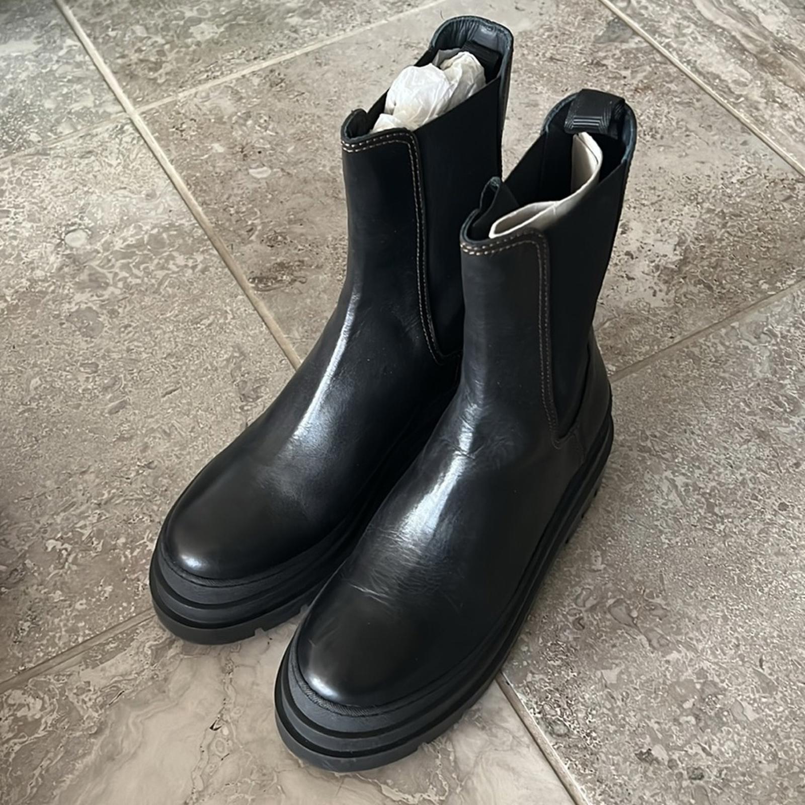 Loeffler Randall Carlota Pull On Chelsea Boots Boots, Black Size 9.5 New in Box