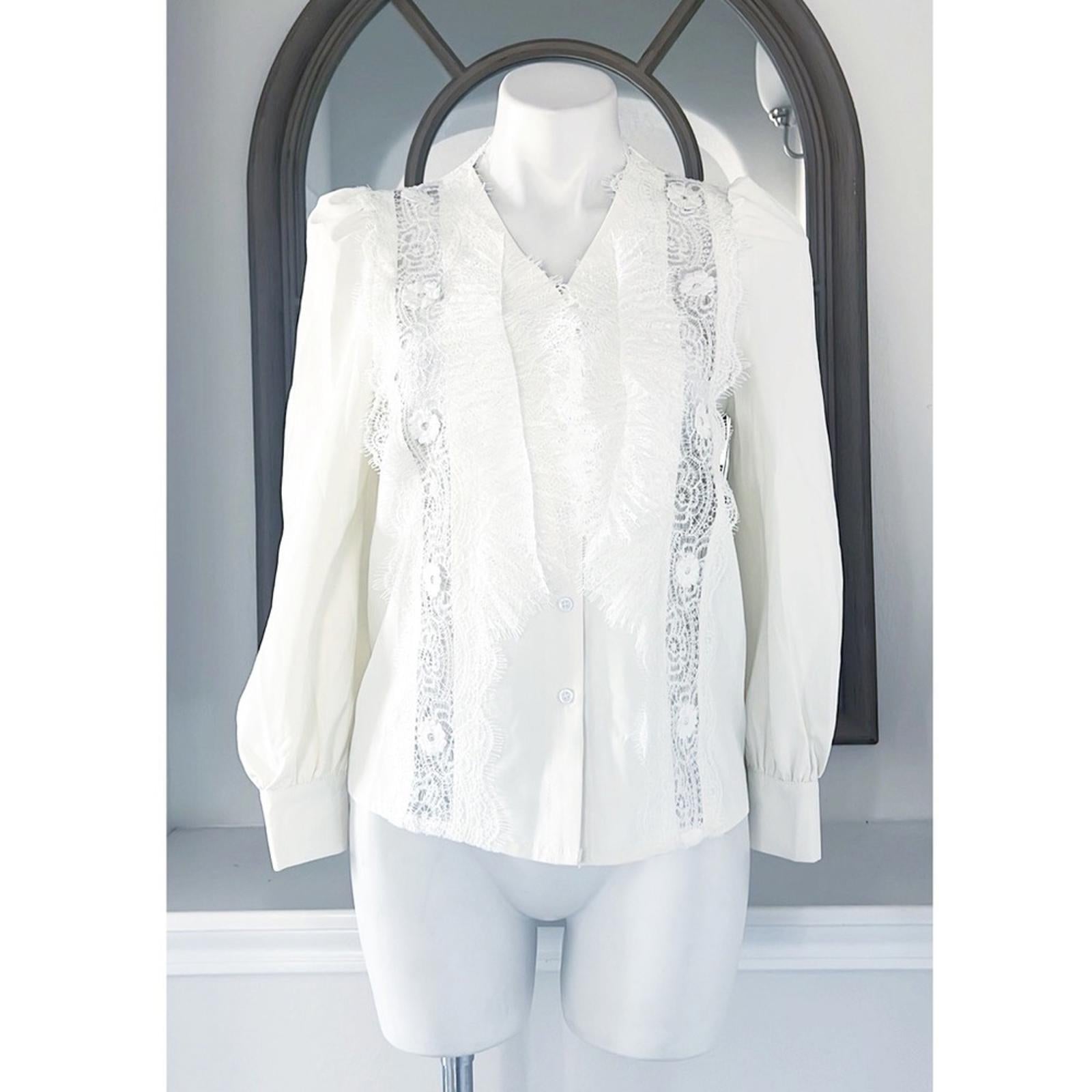 Beulah Style Lace V-Neck Blouse in White, Size XS NEW w/Tag $154