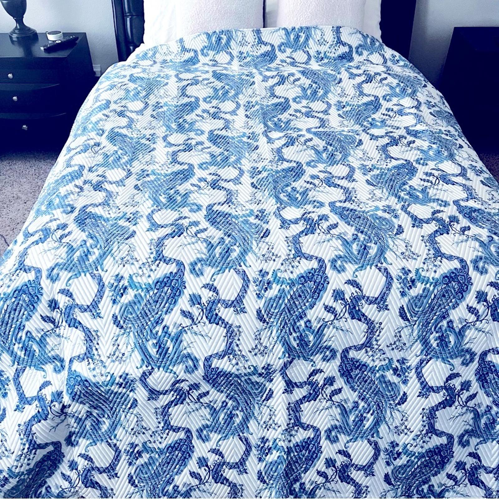 ETRO Home Loures Queen Quilted Bedspread, Paisley White & Blue, New with Tag