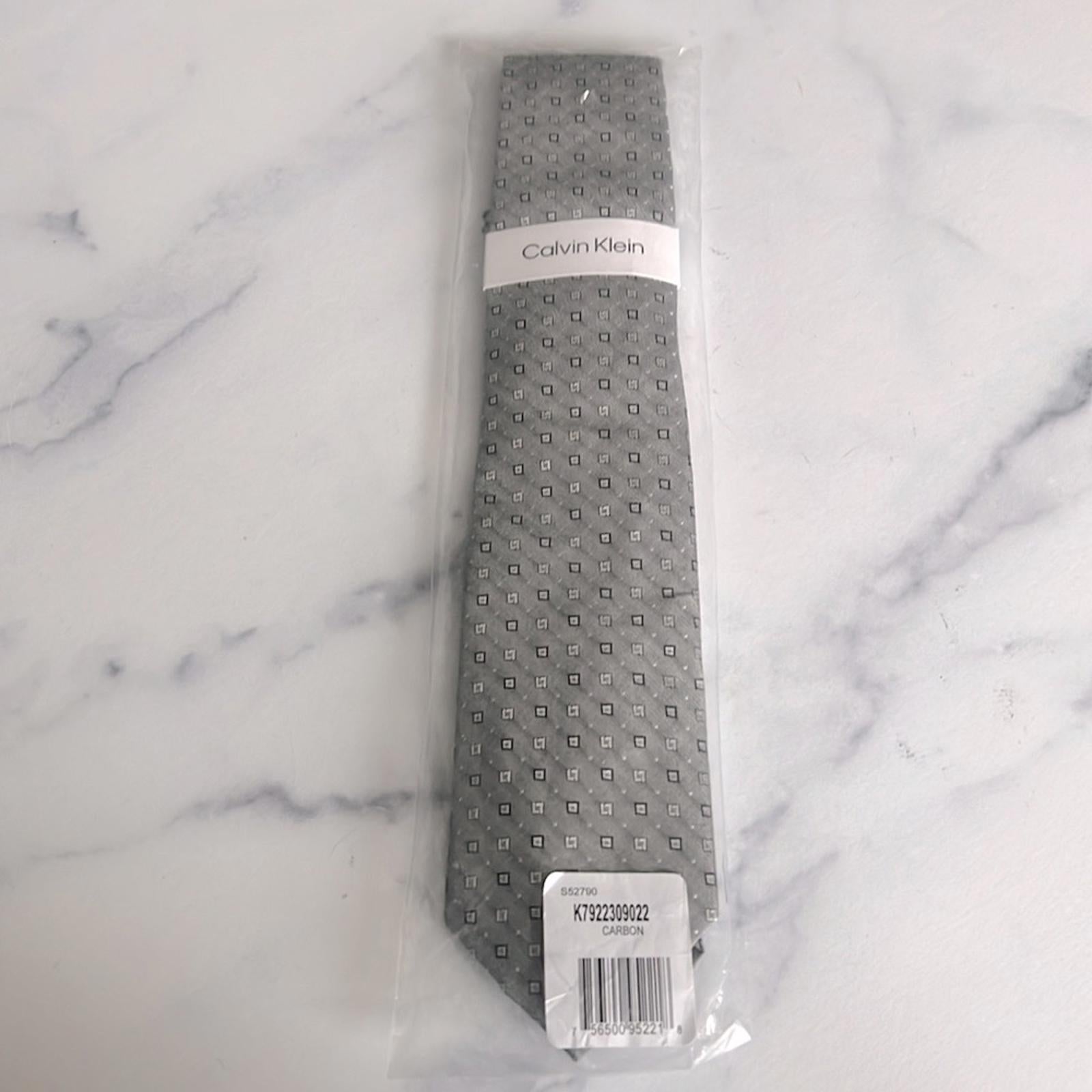 Calvin Klein Men's Slim Chambray Square Neat Tie, NEW