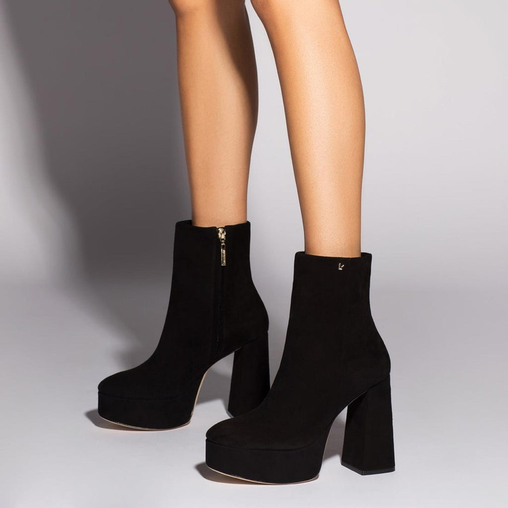 LARROUDÉ Dolly Boots Stretch Velvet in Black, Size 8 NEW in Box +2 Dust Bags