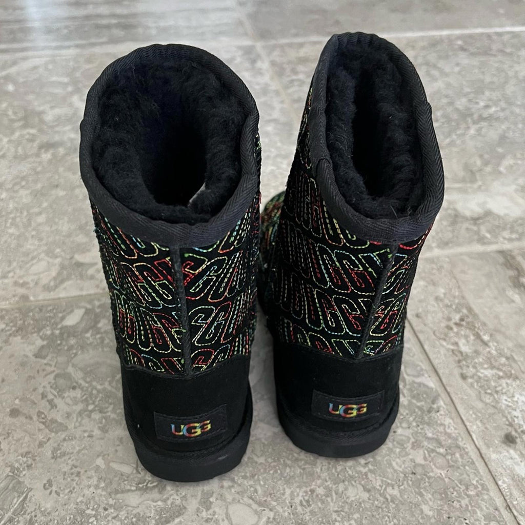 UGG Kid’s Classic II Graphic Stitch Wool-Lined Boots, Toddler Size 2, NEW