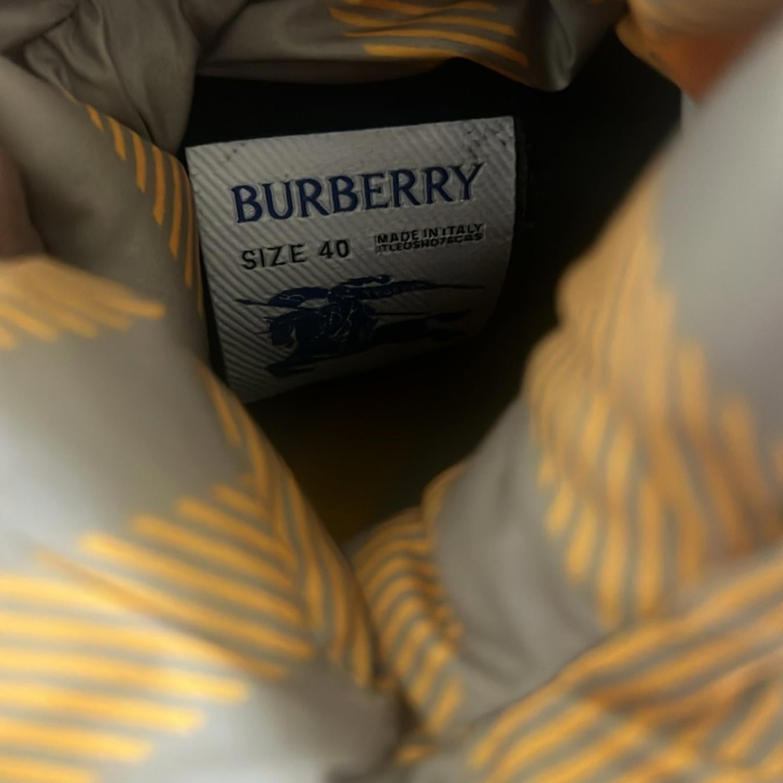 Burberry Check Pillow Padded Snow Boots, Size 40 NEW in Box $1,050 +DustBag