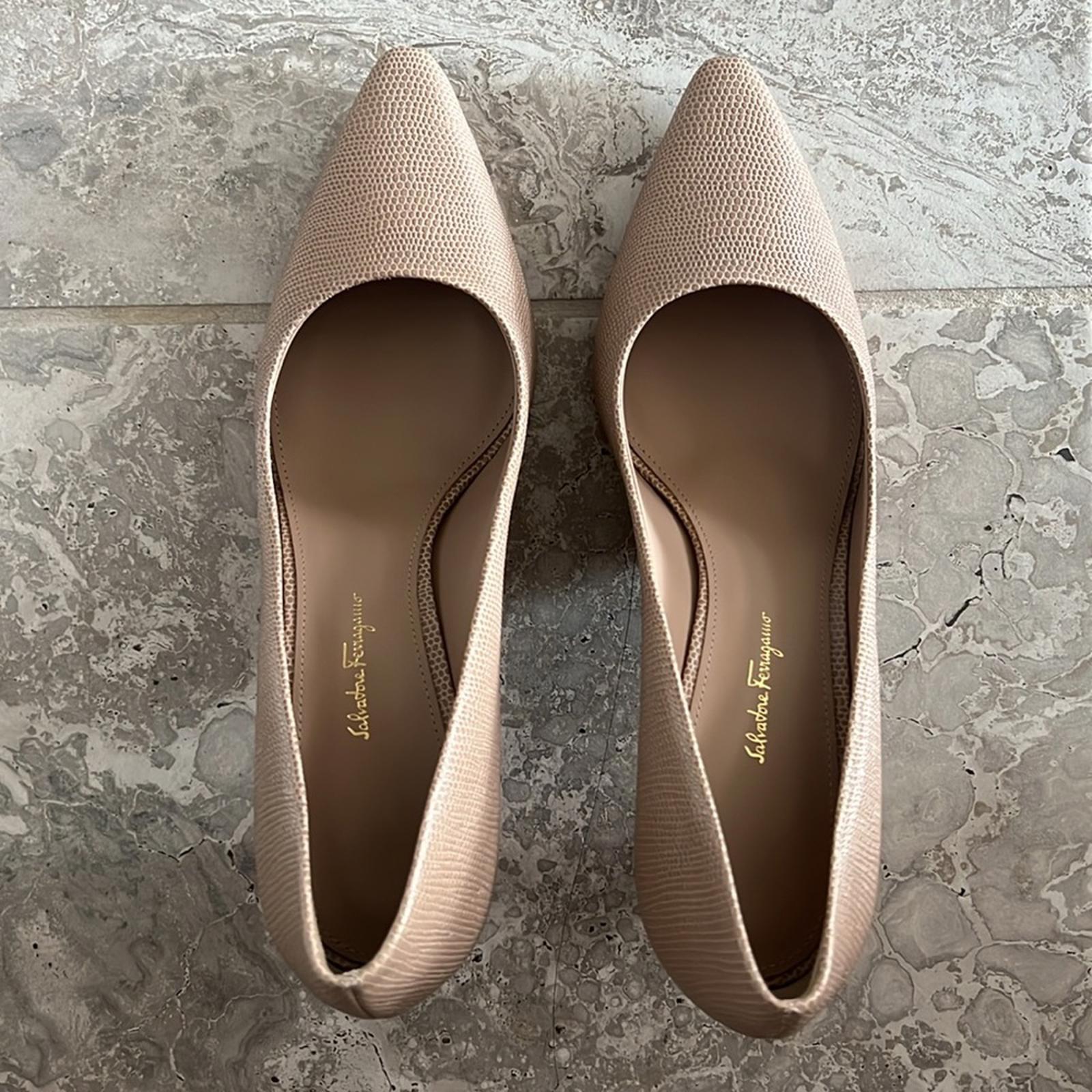 Salvatore Ferragamo Justina Pointed Toe Pumps in Beige, Size 11, NEW in Box