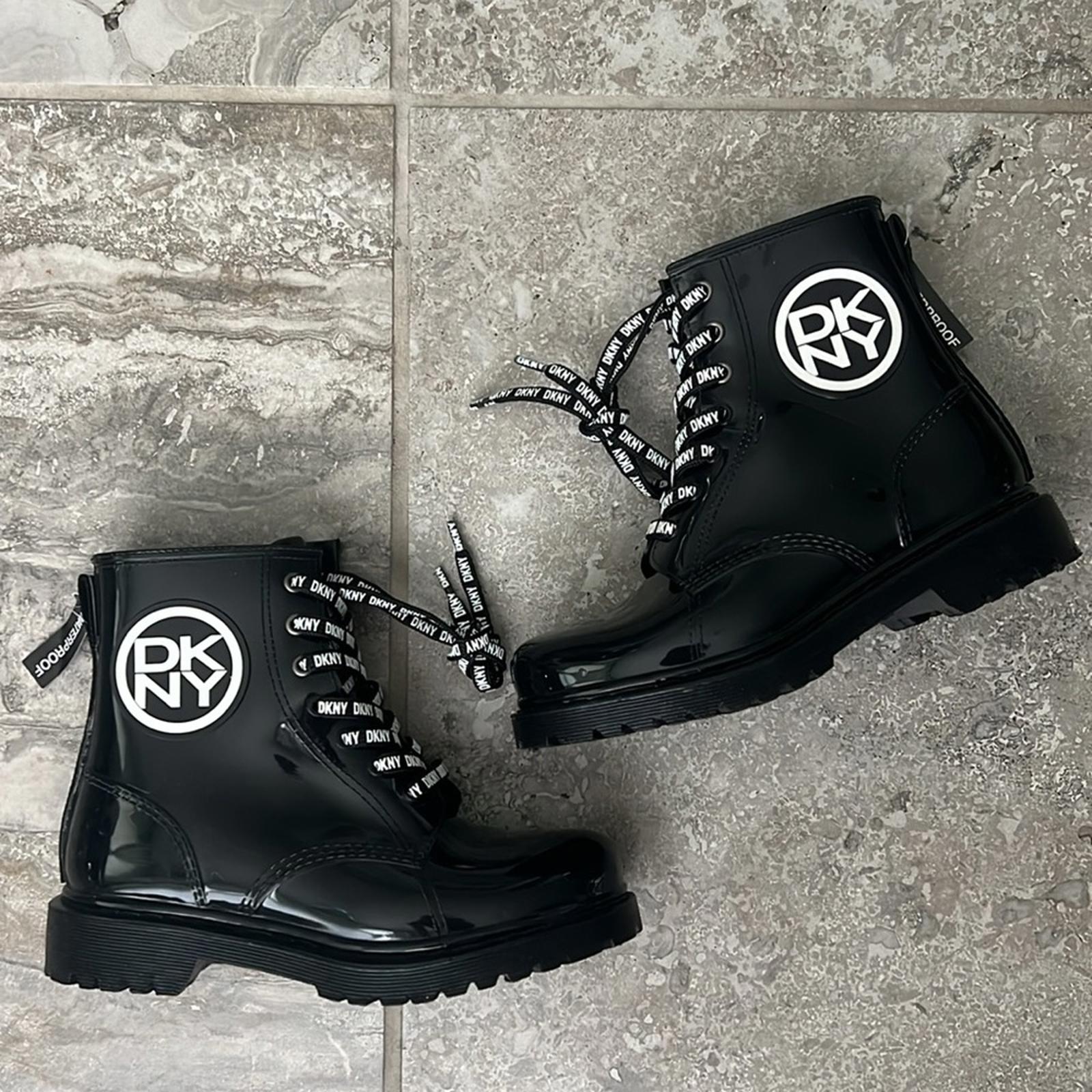 DKNY Tibby Combat Lace-Up Boots in Black, Size 6 New w/Tag