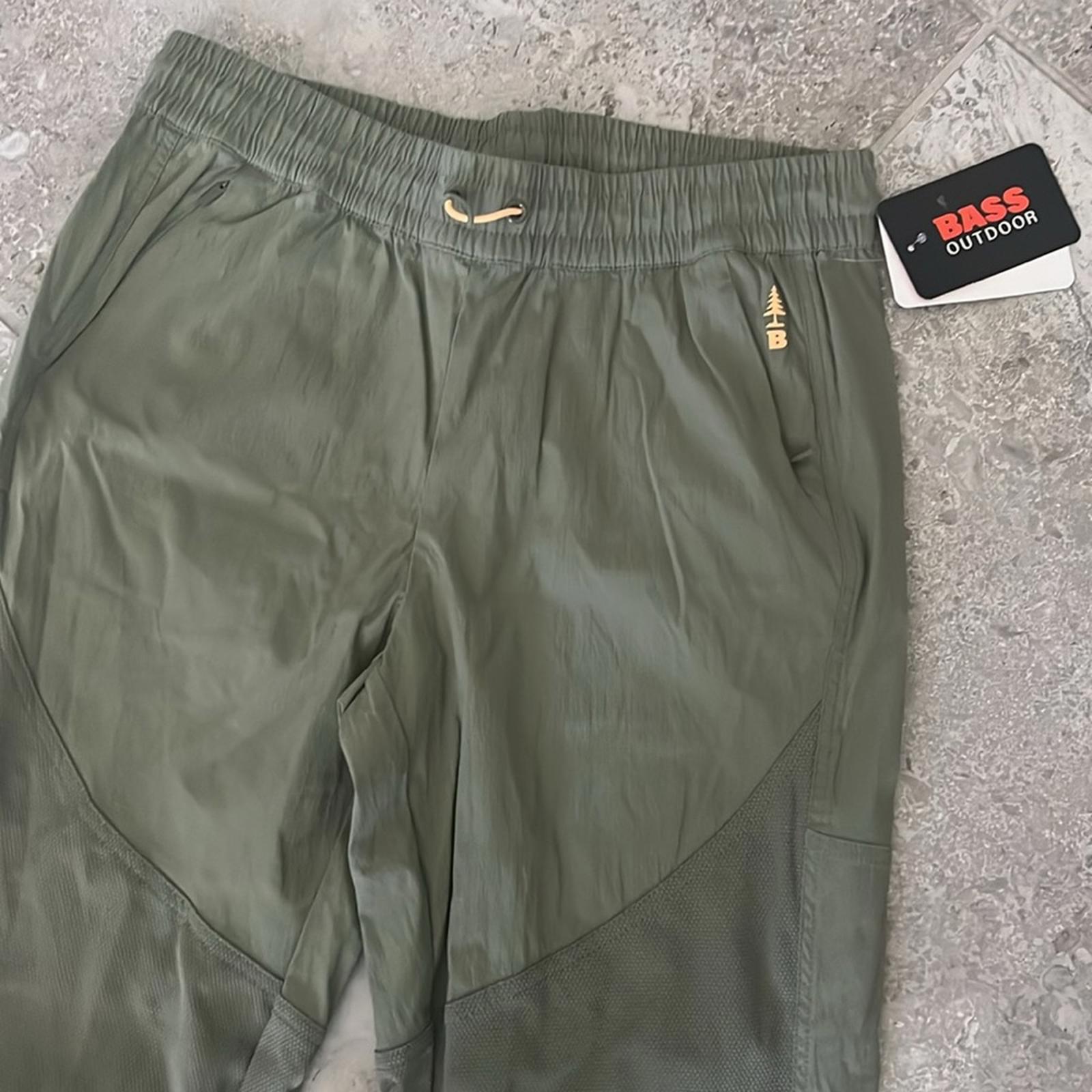 Bass Outdoor Roque Pants in Green, Size S, New with Tag