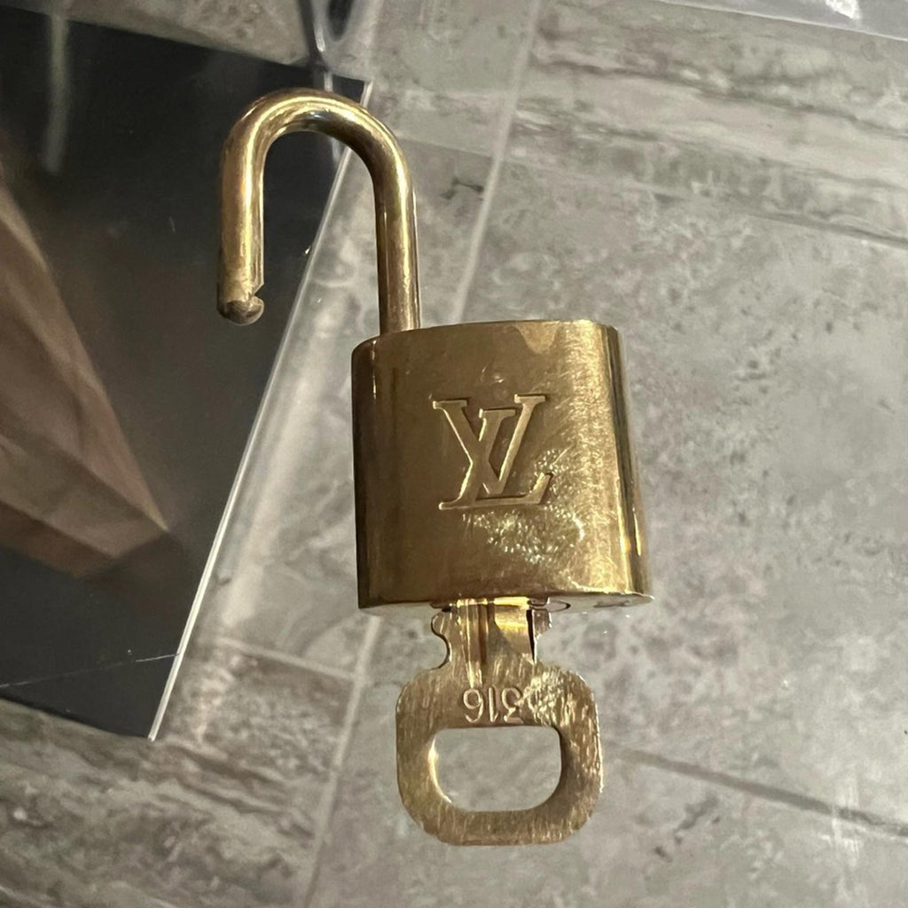 #316 Louis Vuitton Lock & Key in Gold, EXCELLENT!