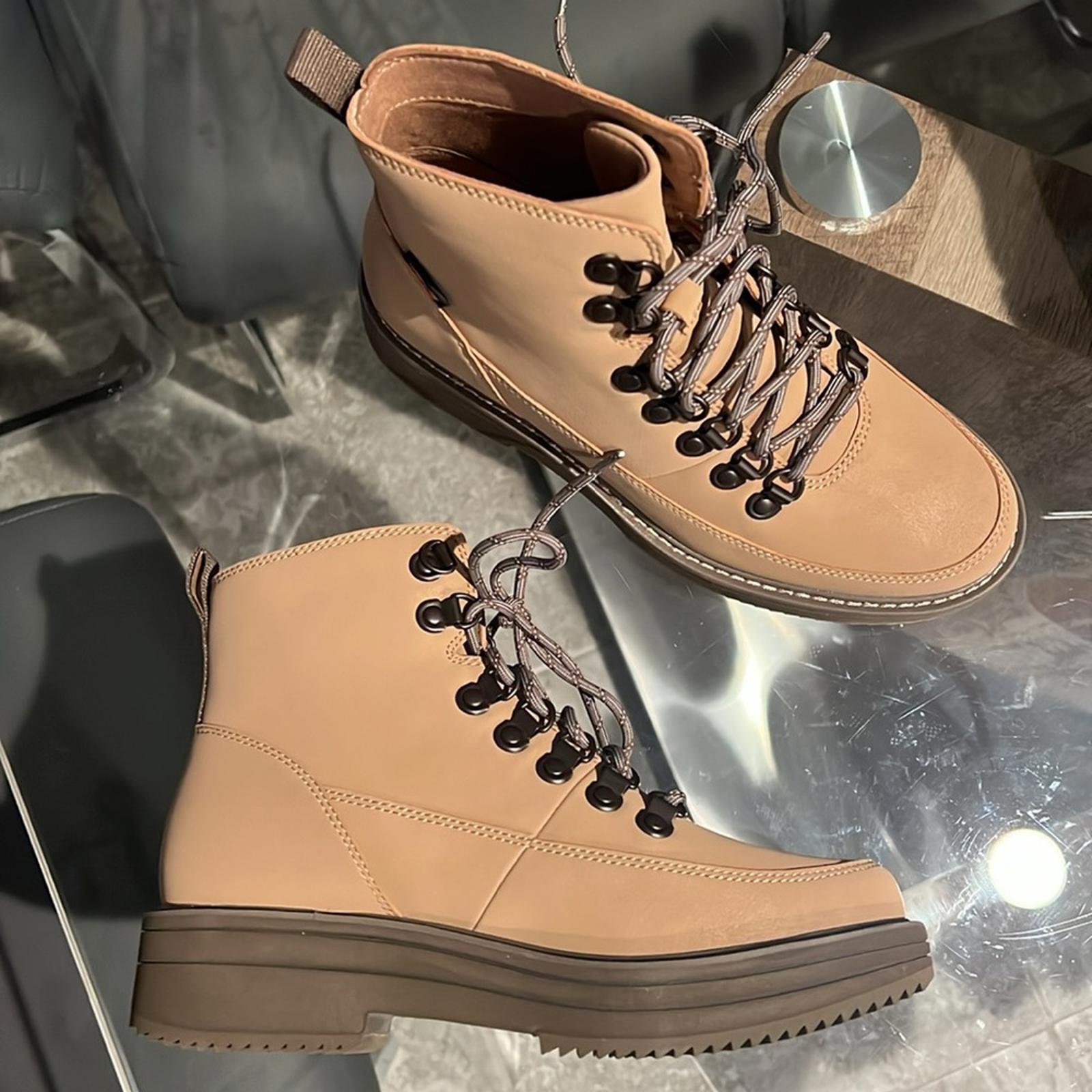 NEW Teva Midform Boots in Sand Dune, Size 11 New w/o Box