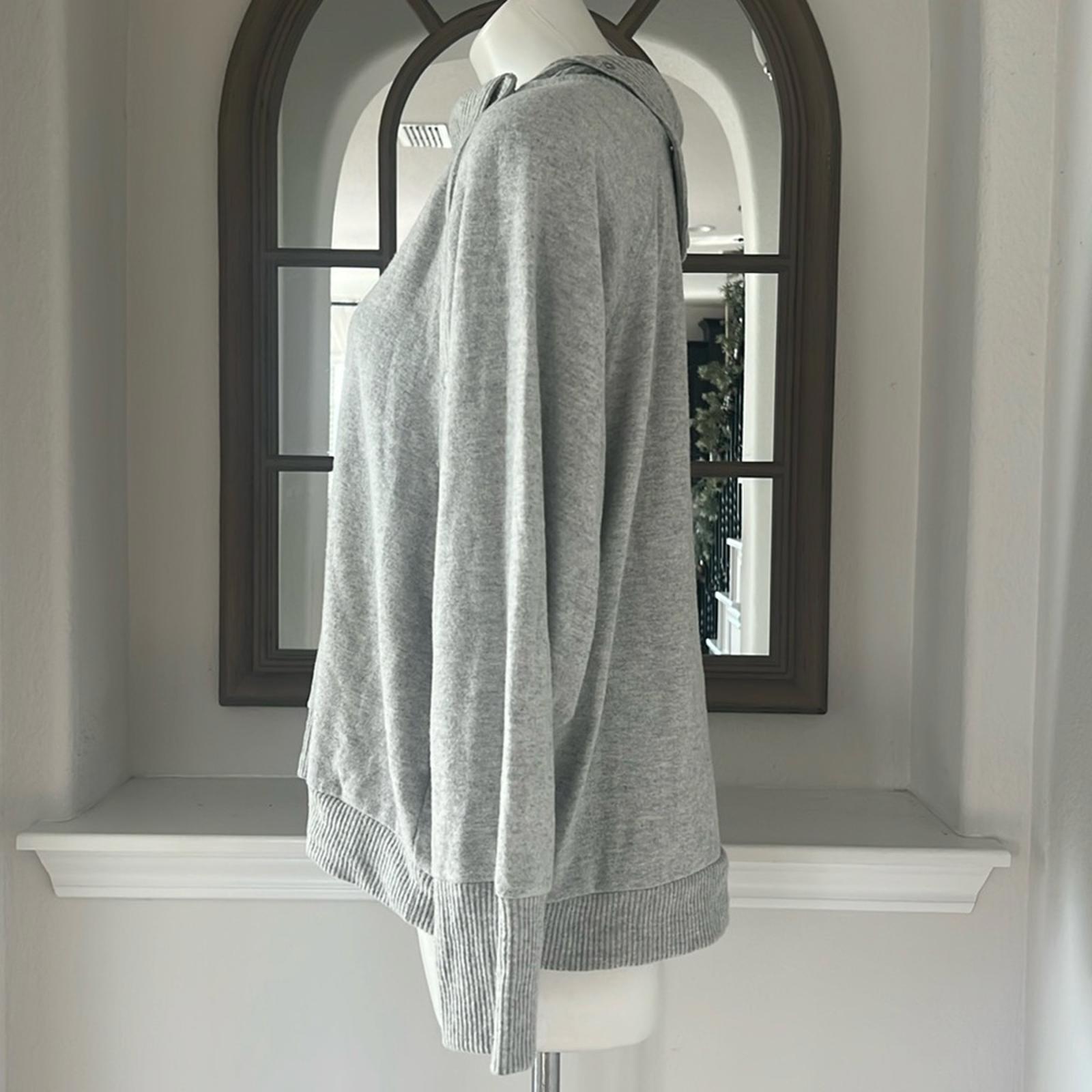 Vince Camuto Stretch Fold Over Neck w/Snaps Silver in Heather, Size XL New w/Tag
