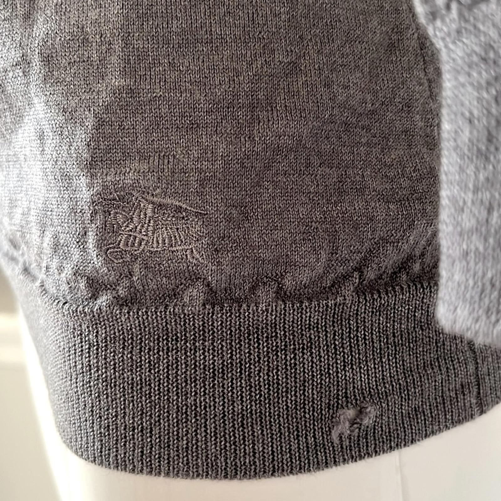 Burberry London Crewneck 3/4 Sleeve Sweater in Grey, Size M