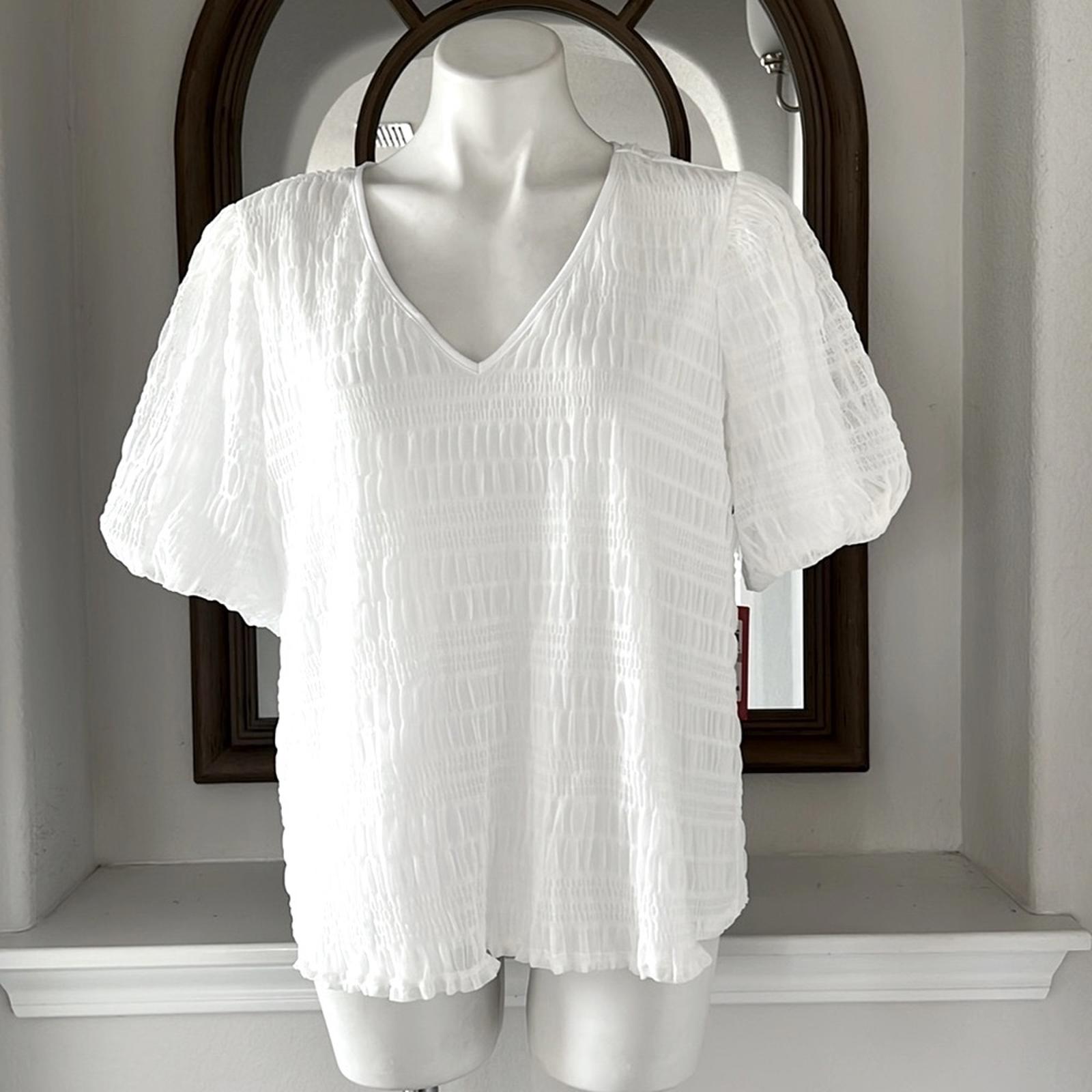 Vince Camuto Smocked Top, Blooming Brights in Ultra White Plus Size 1X NWT $99