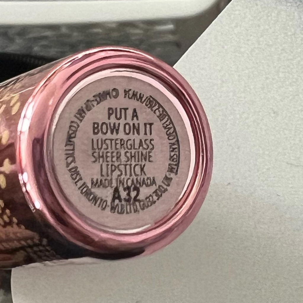 MAC Bubbles & Bows Lustreglass Sheer-Shine Lipstick “PUT A BOW ON IT” NEW no Box