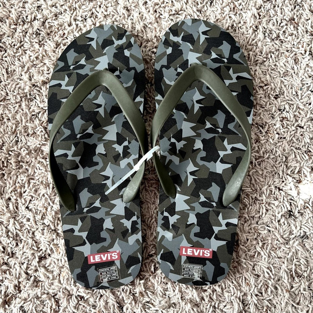 NEW Levi’s Flip Flops Box Camo Light Green Men’s Size XL (12/13) New w/Tag