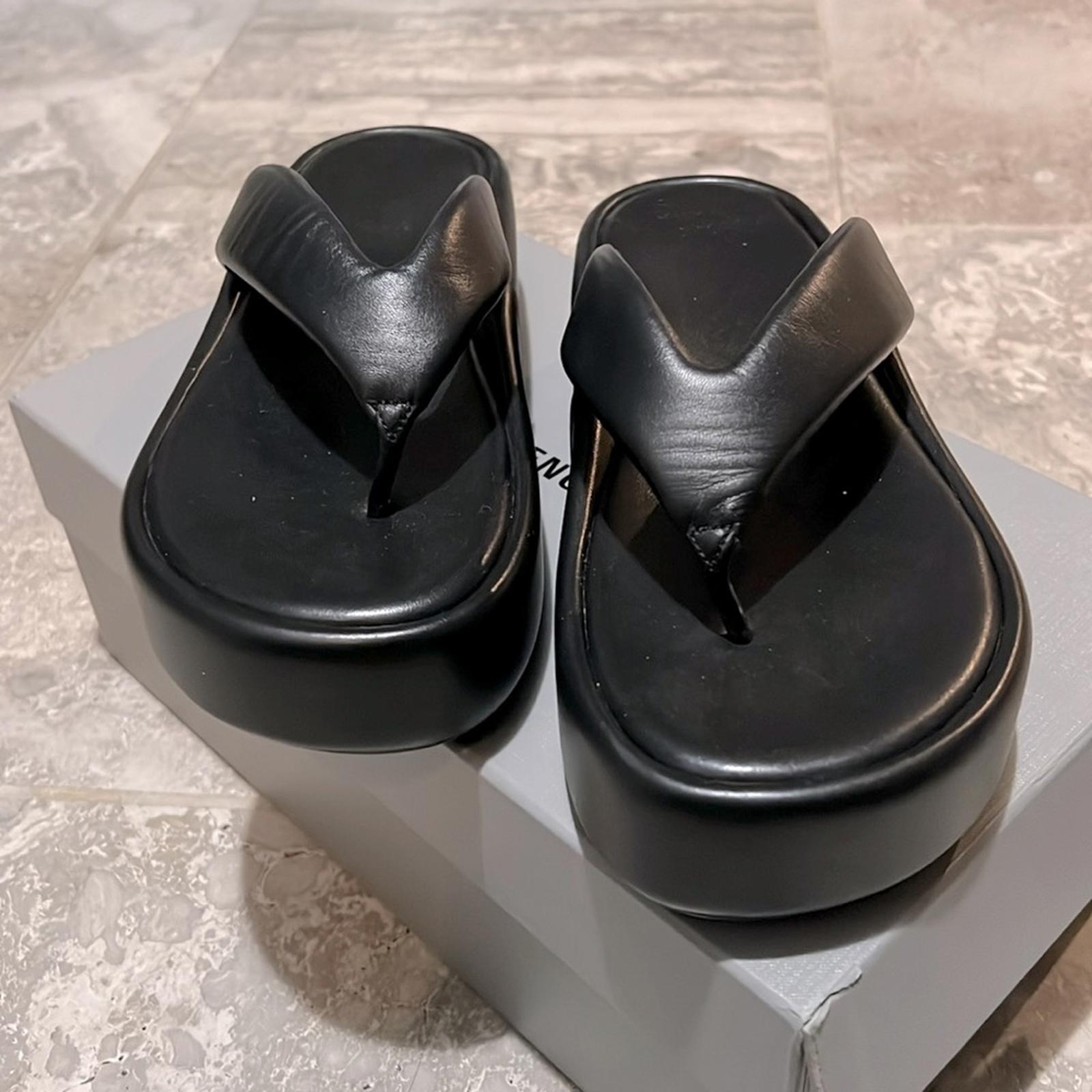 Balenciaga Padded Rise Platform Leather Thong Sandals in Black, Size 41 $695