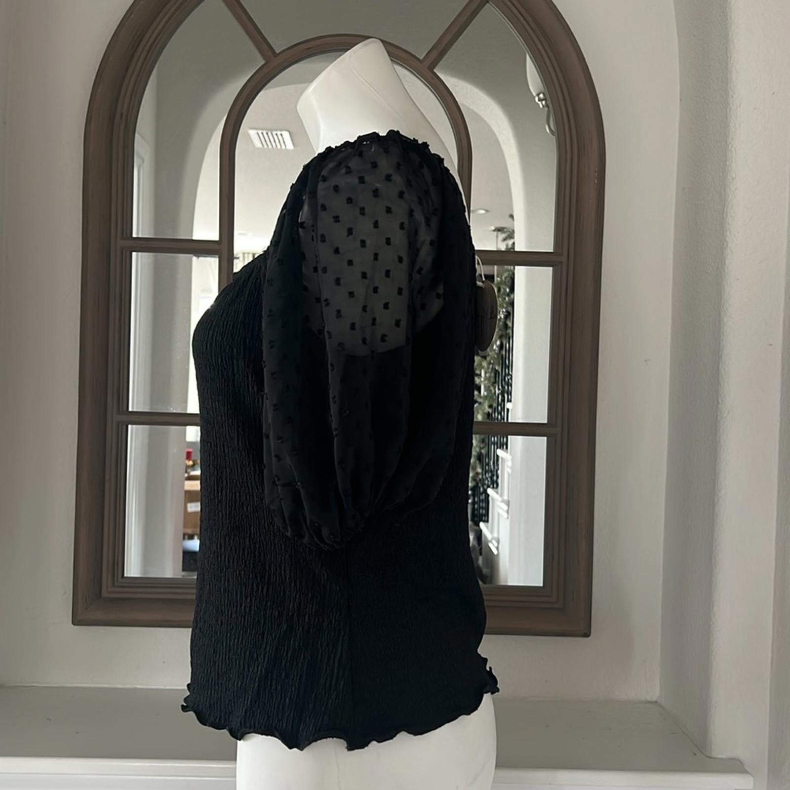 Status by Chenault Smocked Puff Sleeve Top in Black, Size L New w/Tag