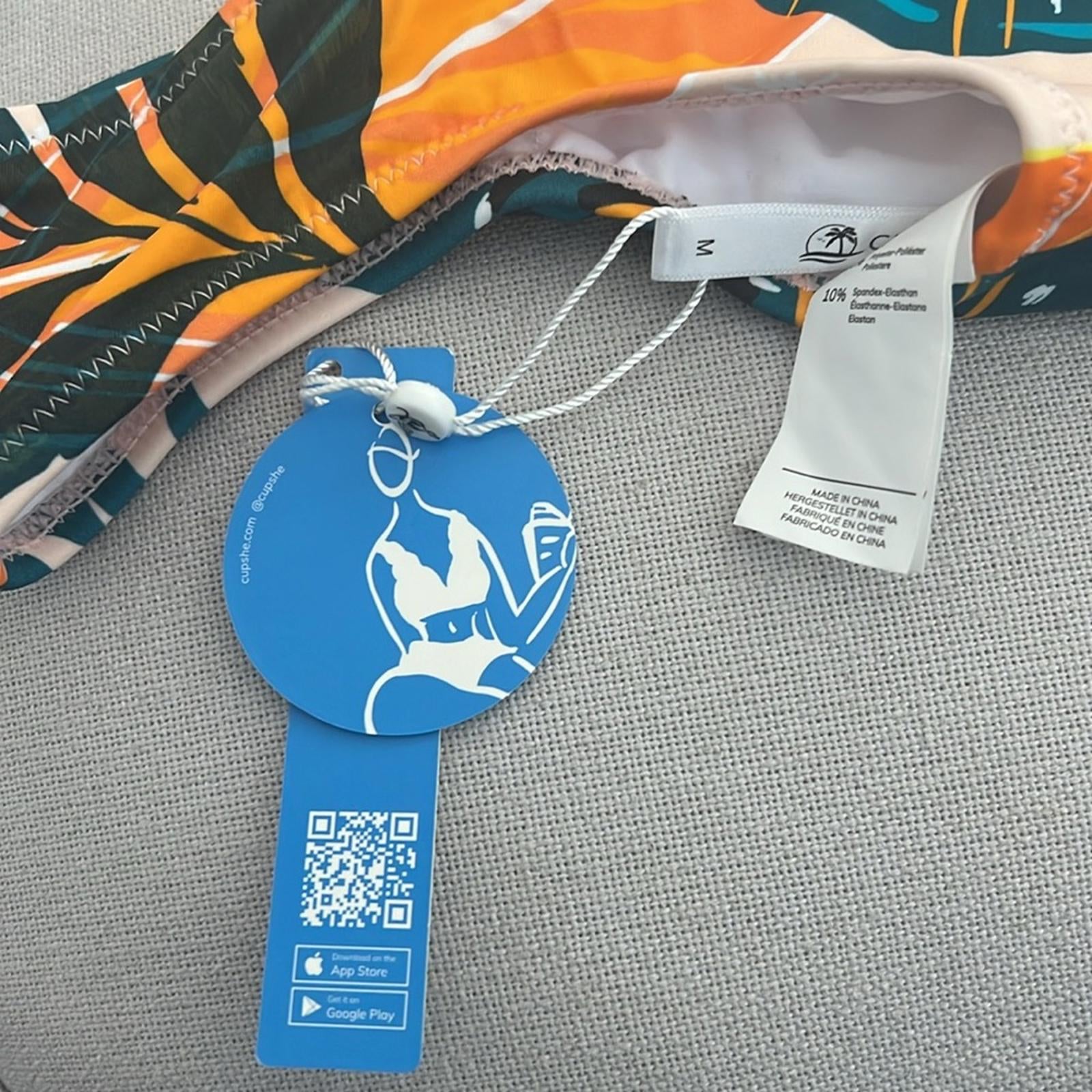 NWT Cupshe Bright Leafy Print Bikini Top, Size M New w/Tag (SOLD OUT)