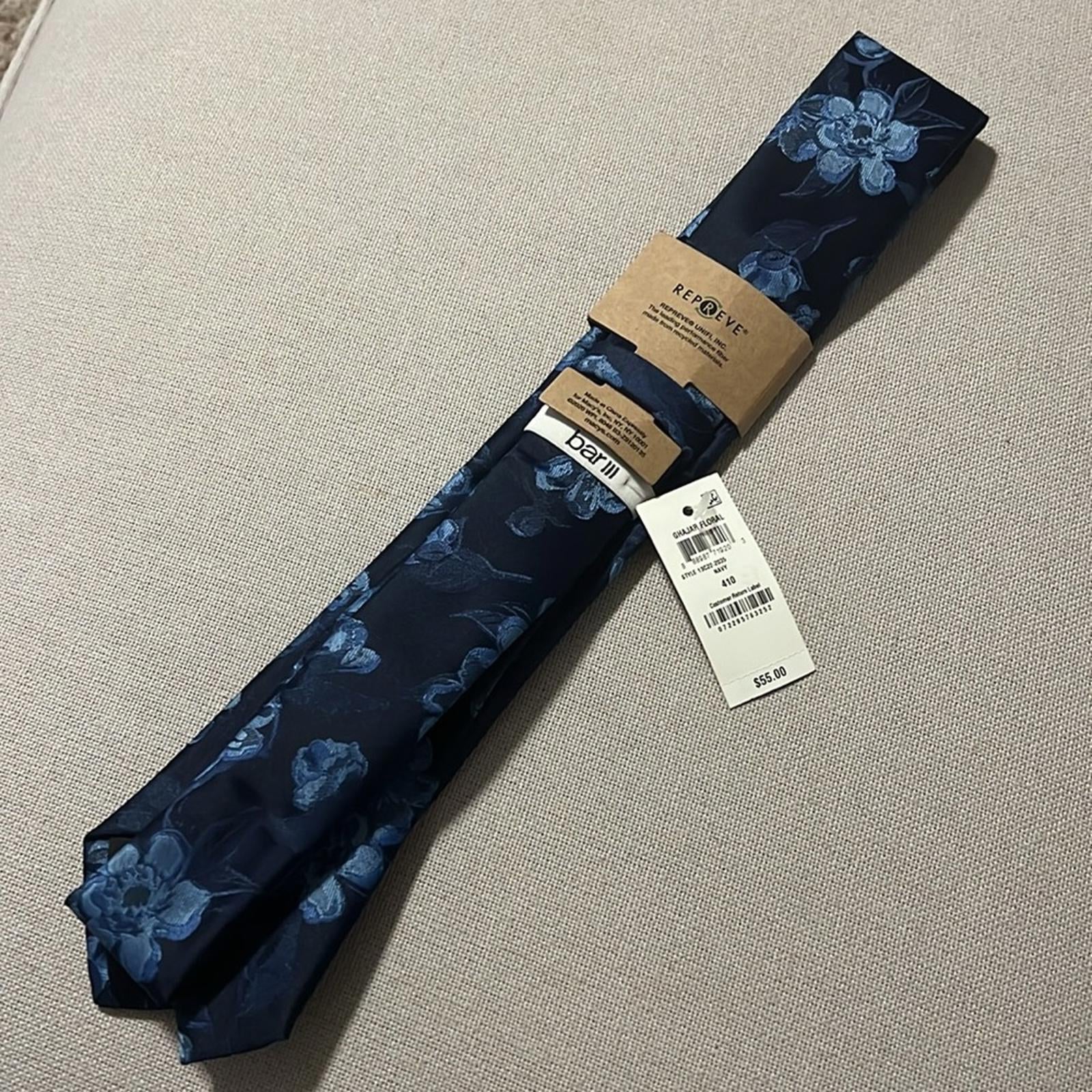 Bar III Ghajar Floral Neck Tie, Navy Style 13C22-2035 New with Tag