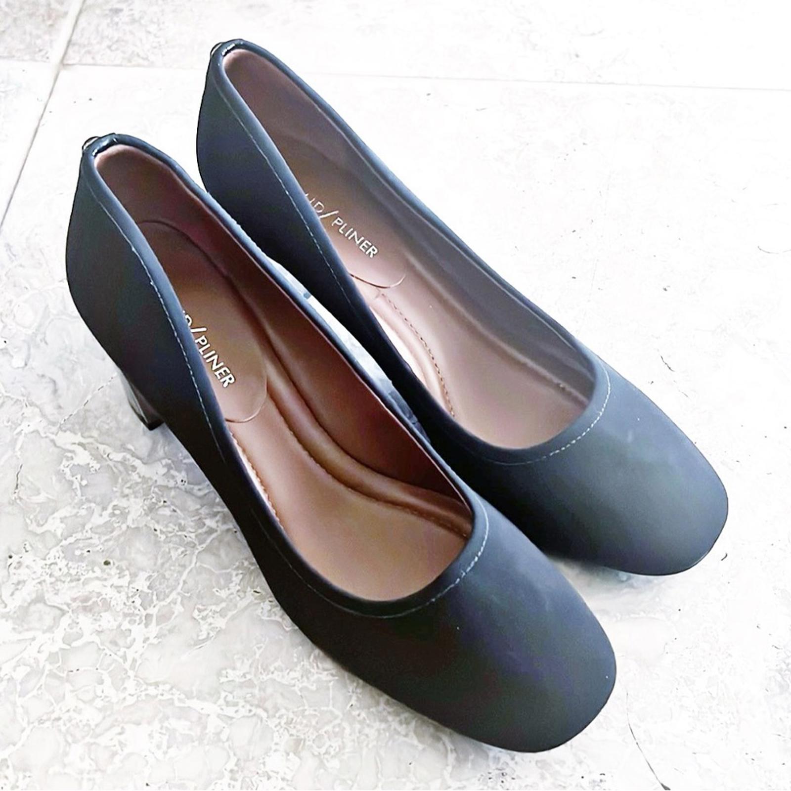 Donald J. Pliner Corin Block Heels Dress Shoes, Black Size 8.5 EXCELLENT!
