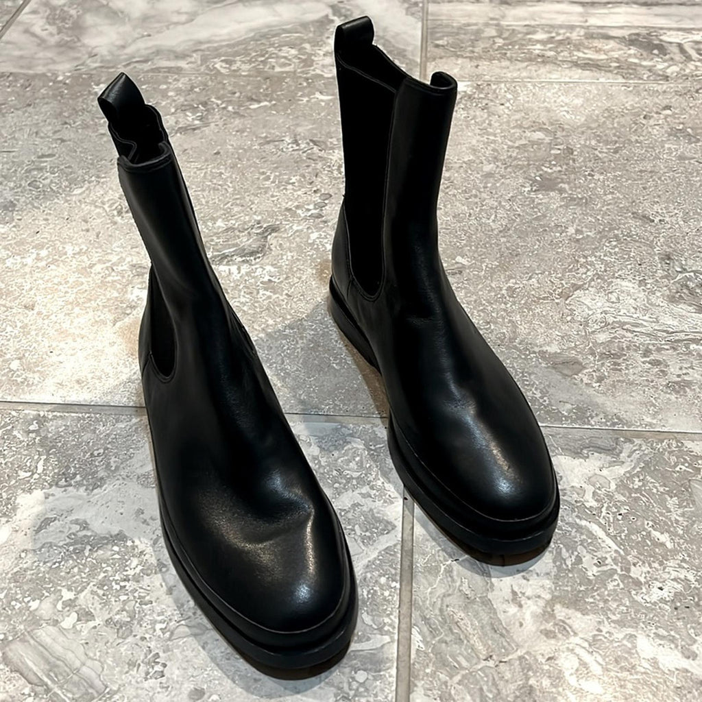 Vince Cecyl Chelsea Leather Boots in Black, Size 7 New w/o Box