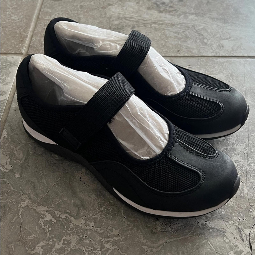 Dr. Scholl's Goodie Mary Jane Sneakers in Black Knit Fabric/Faux Leather, Size 6