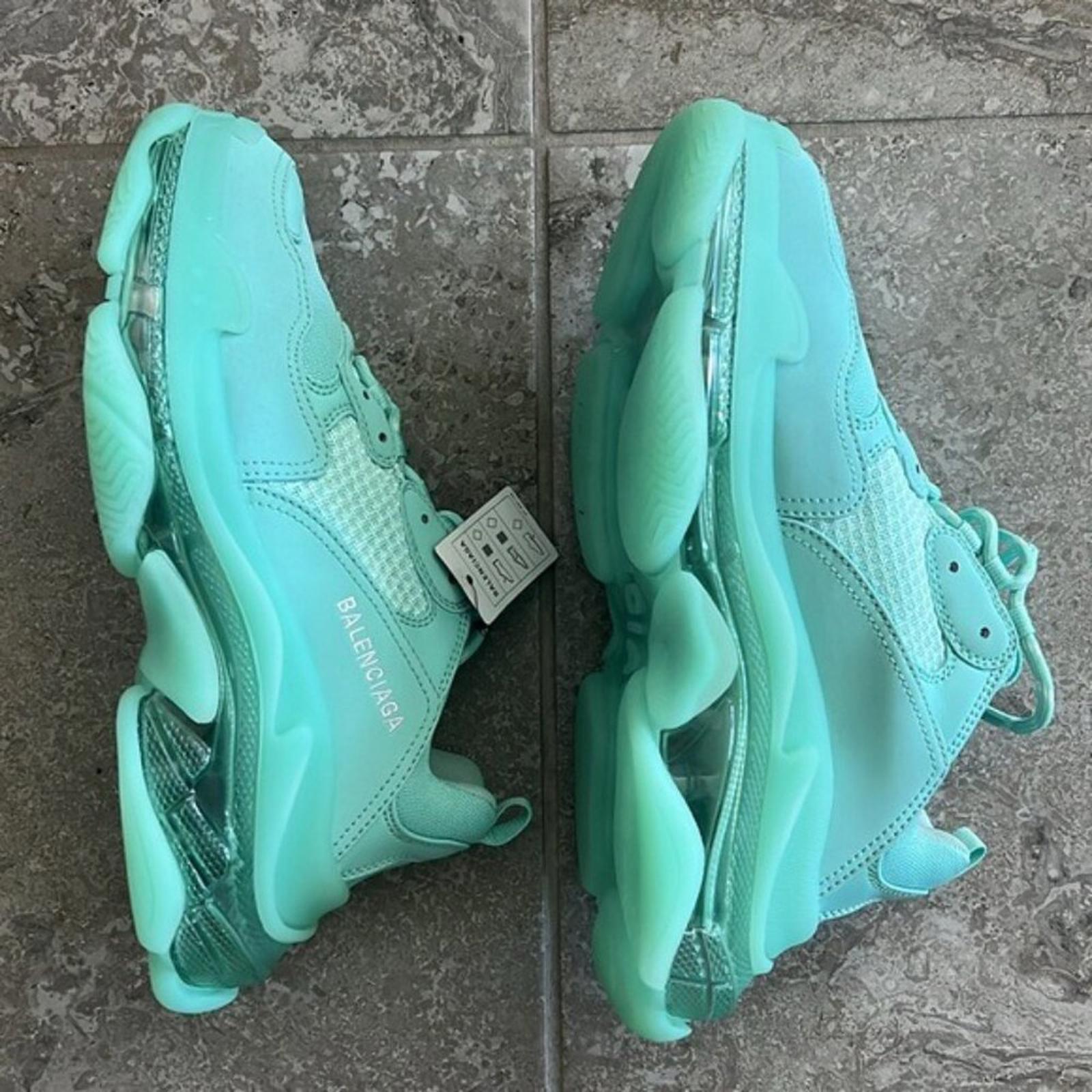NWT Balenciaga Triple S Clear Sole Chunky Sneakers in Mint, Size 41 New in Box