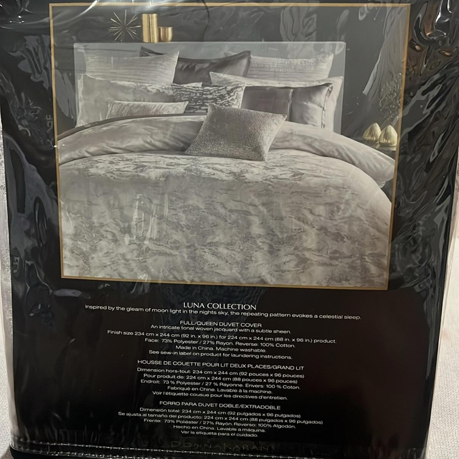 Donna Karan Luna Duvet Cover in Platinum, NWT, Size Full/Queen