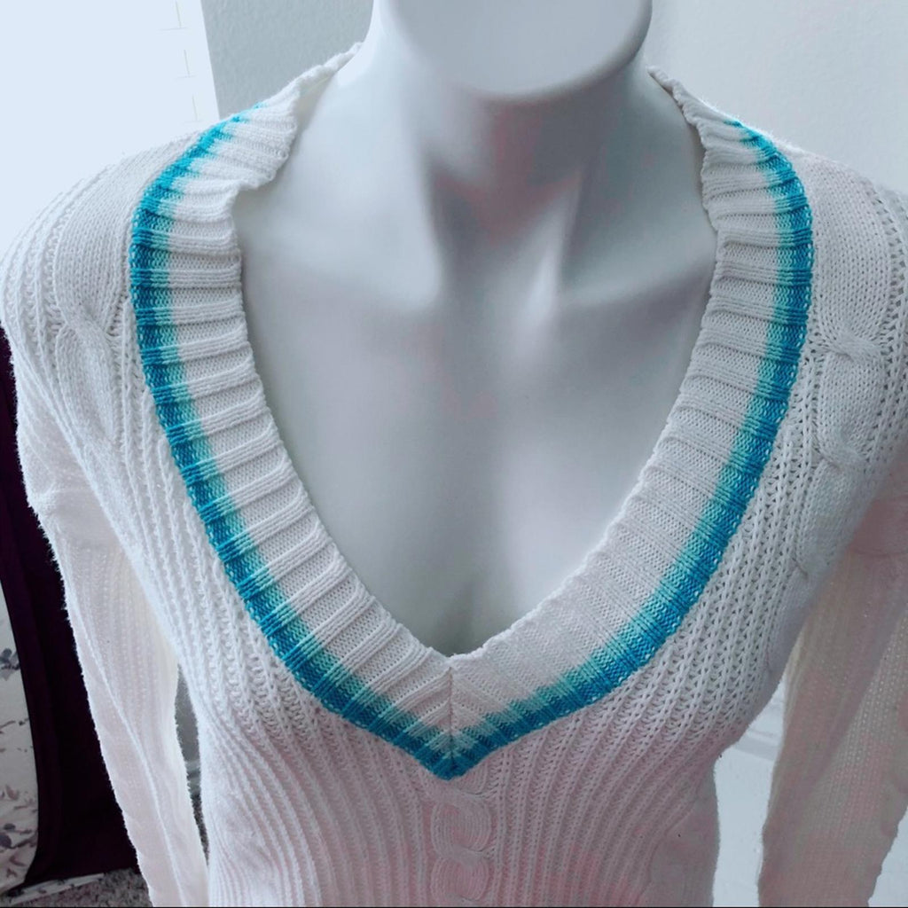 Prince & Fox Knit V-Neck Cable Knit Sweater White w/Blue Trim, Size S New w/Tag
