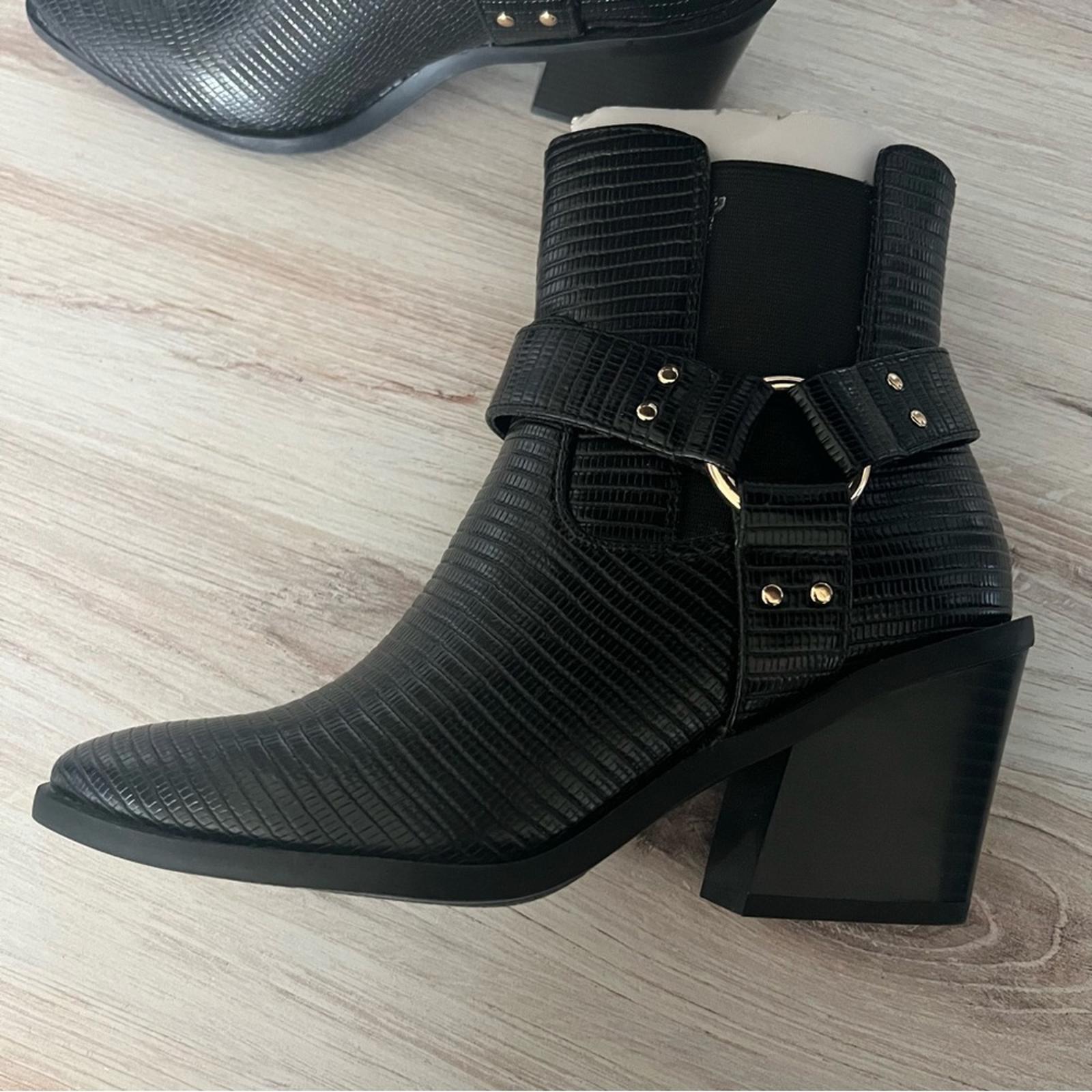 Shoe Dazzle Dasey Pointed Toe Cowgirl Ankle Boots Size US6, EU36.5 New w/o Box