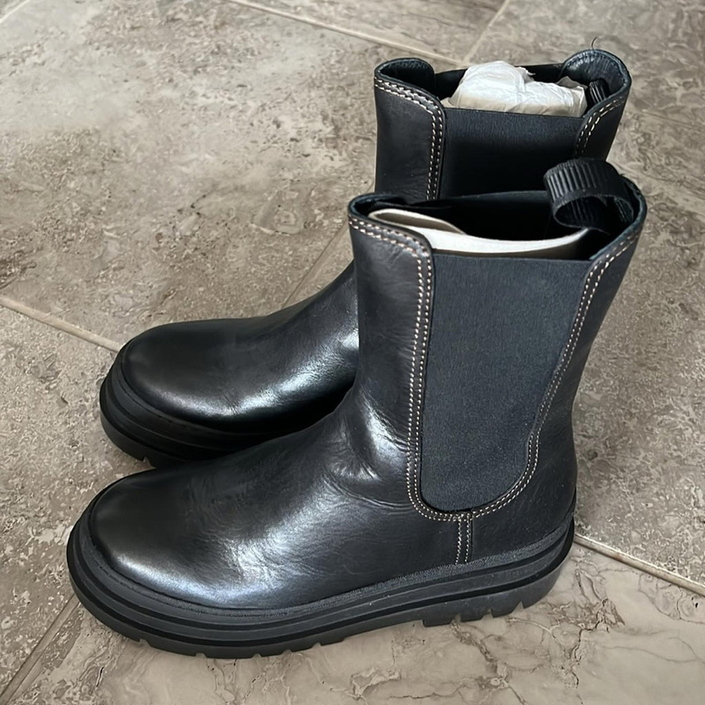 Loeffler Randall Carlota Pull On Chelsea Boots Boots, Black Size 9.5 New in Box