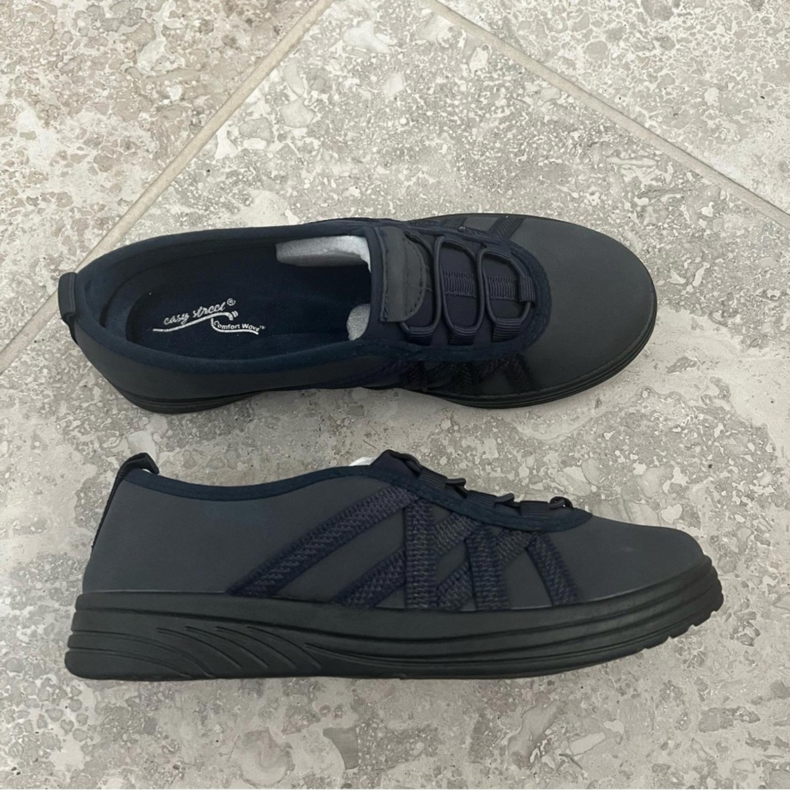 NEW Easy Street Makena Slip-On Sneakers in Navy, Size 5.5 New w/o Box