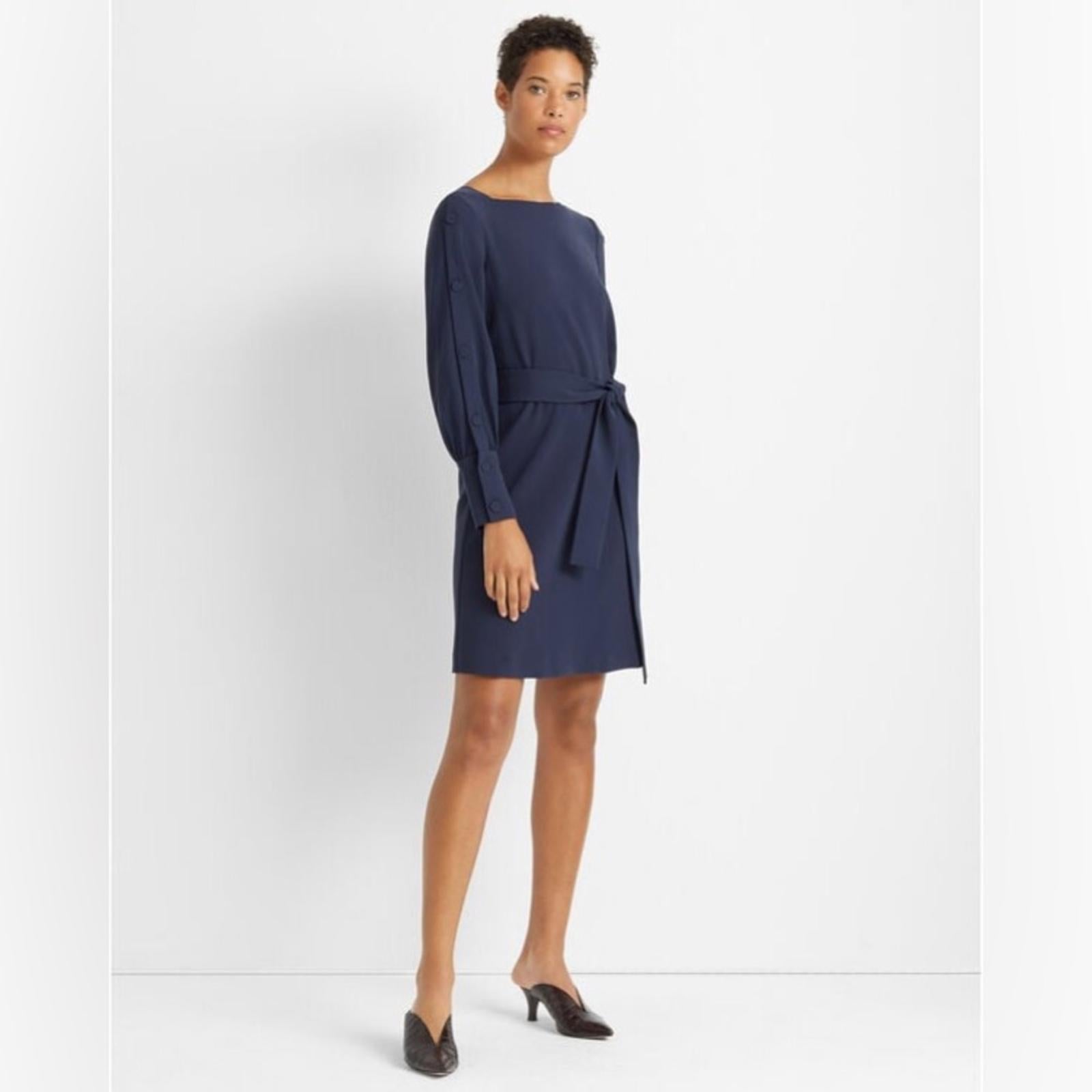 Club Monaco Button Sleeve Dress Robe in Navy/ Bleu Marine Size 2, New w/Tag $269