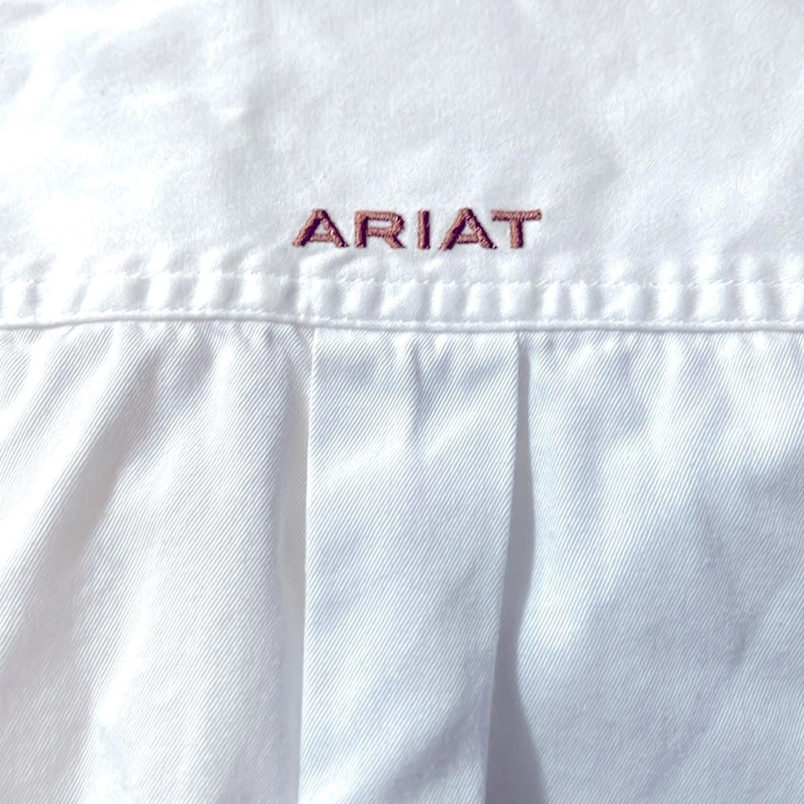 Ariat Solid Twill Classic Fit Shirt in White, Size S