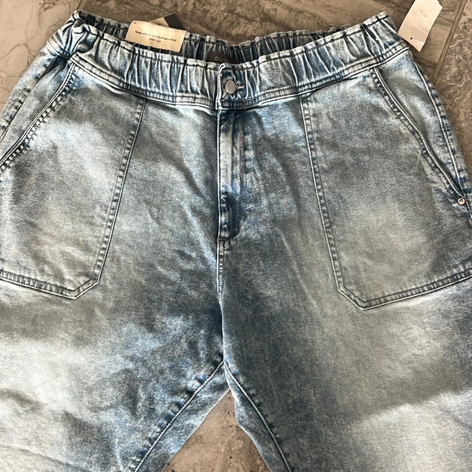 DL1961 Laura High Rise Jogger Jeans in Super Light, Size 34 NWT $209