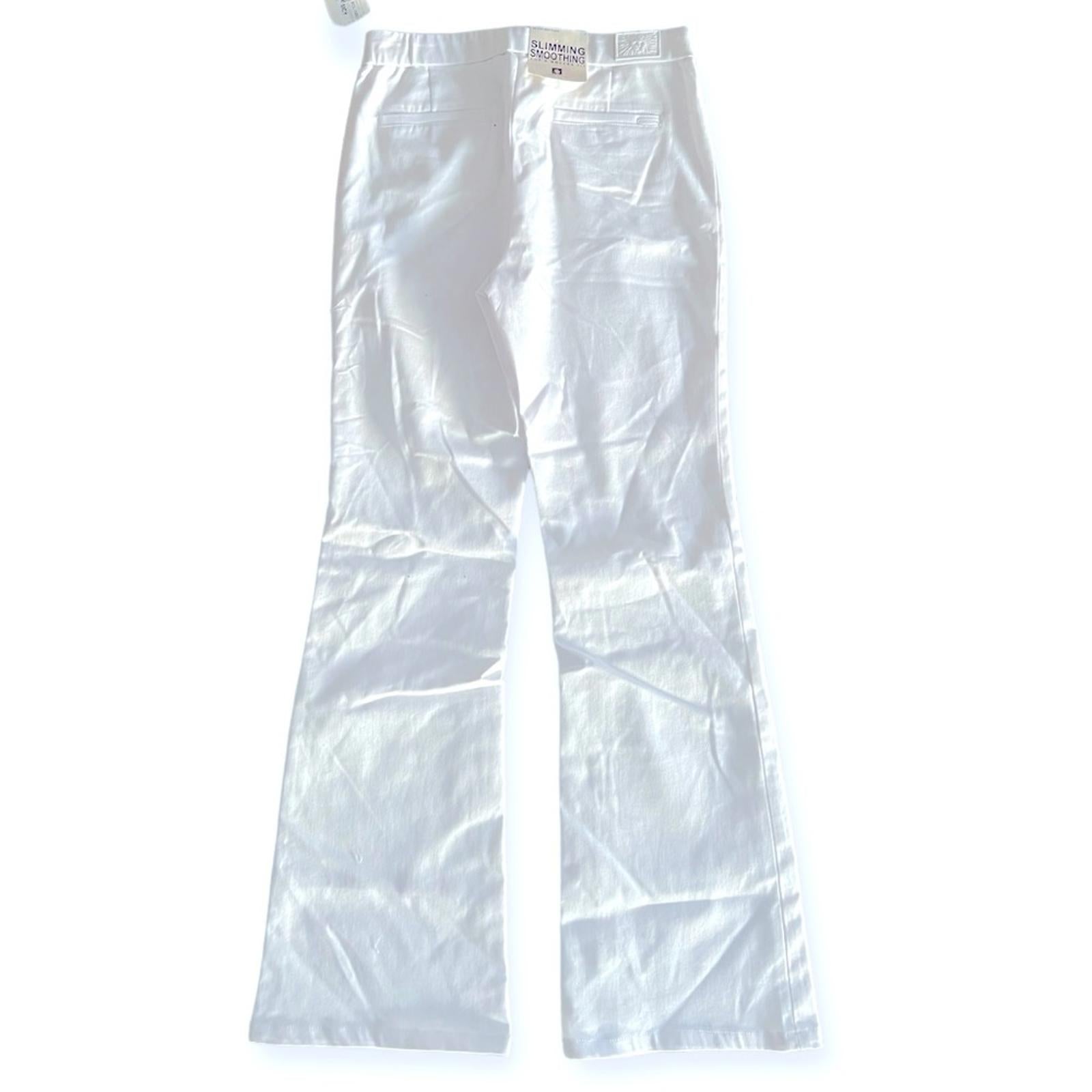 Anne Klein Pull-On High Waist Slim Flare Jeans in White, Size 2 New w/Tag $99
