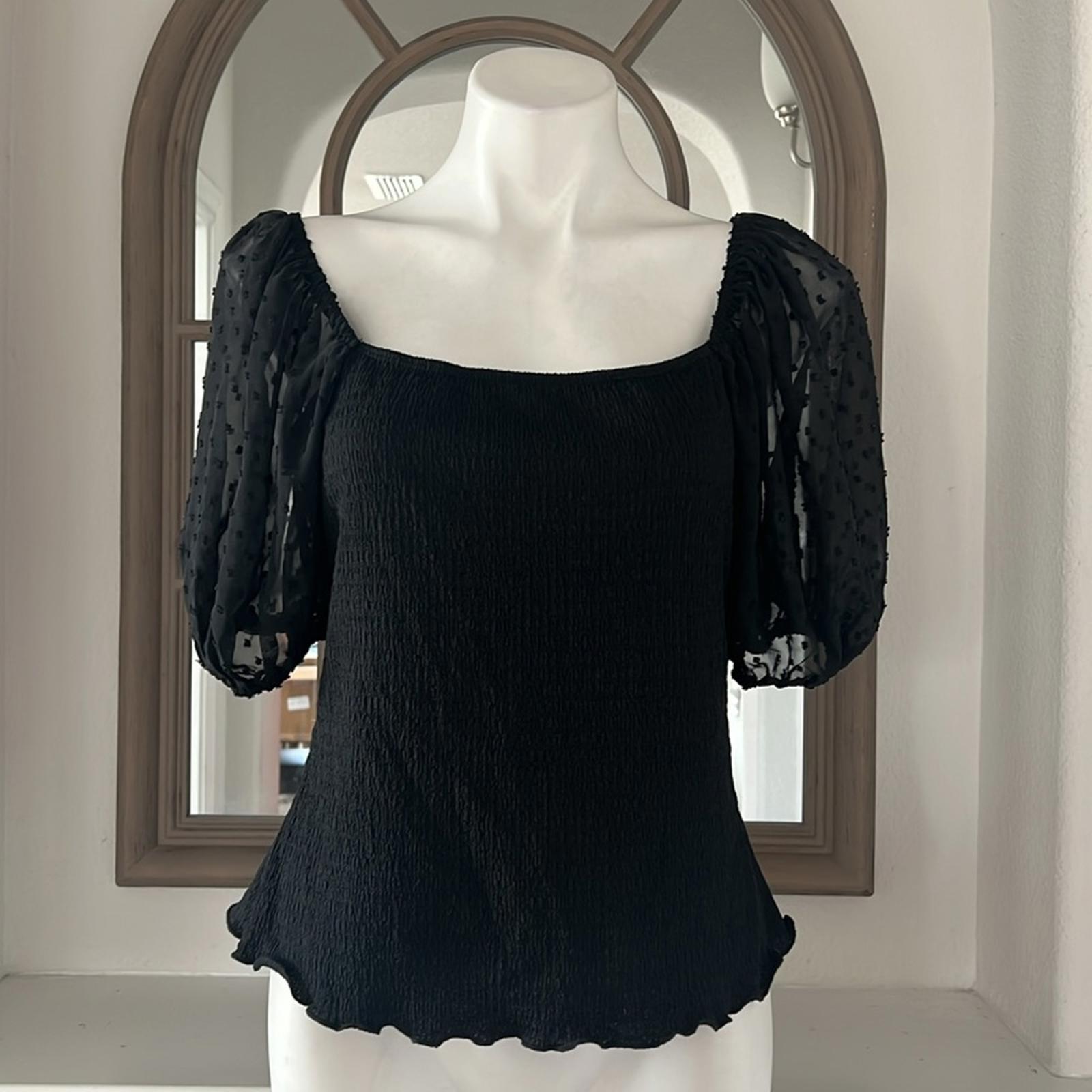 Status by Chenault Smocked Puff Sleeve Top in Black, Size L New w/Tag