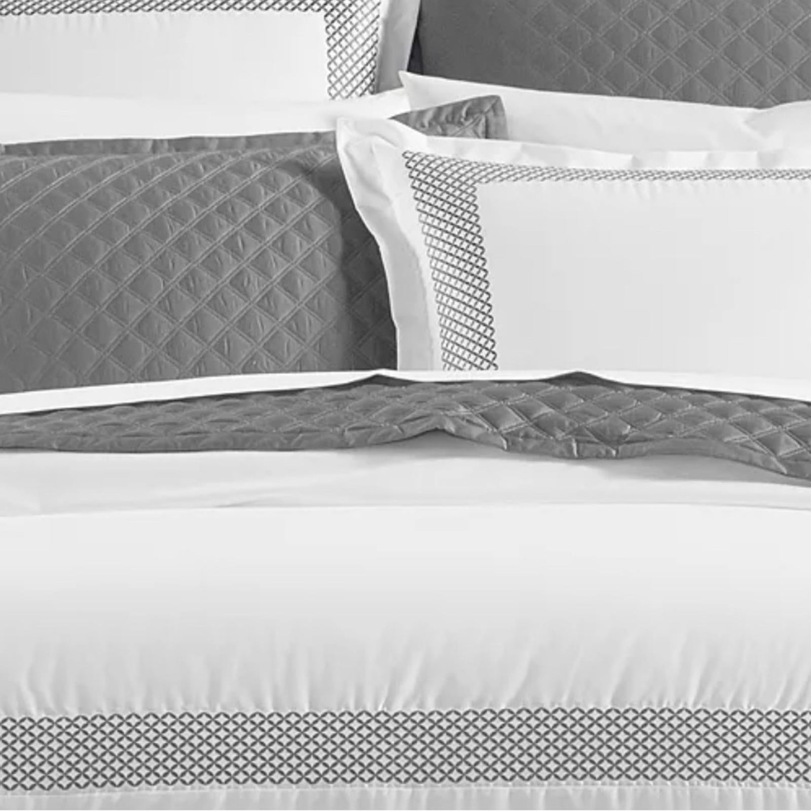Hudson Park Collection Silver 500TC Embroidered Geo Duvet Cover, Twin NEW in Box