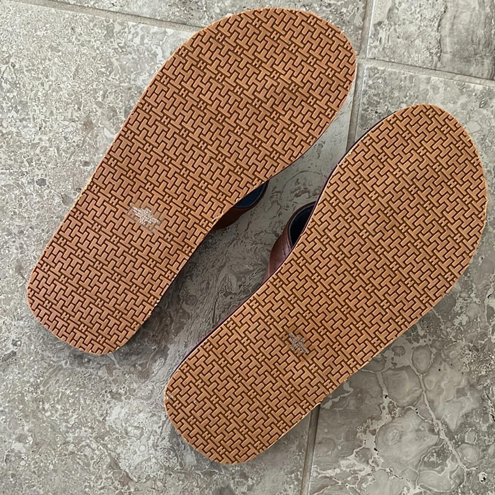 Tommy Hilfiger Drolo Medium Brown Flip Flop Sandals, Size 10 New in Box