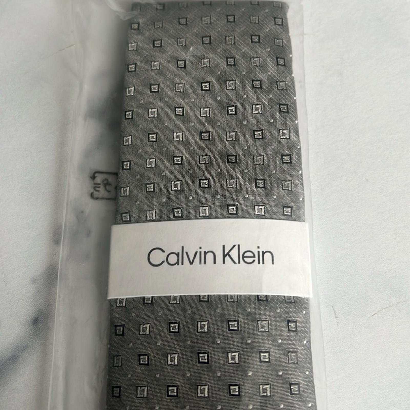 Calvin Klein Men's Slim Chambray Square Neat Tie, NEW