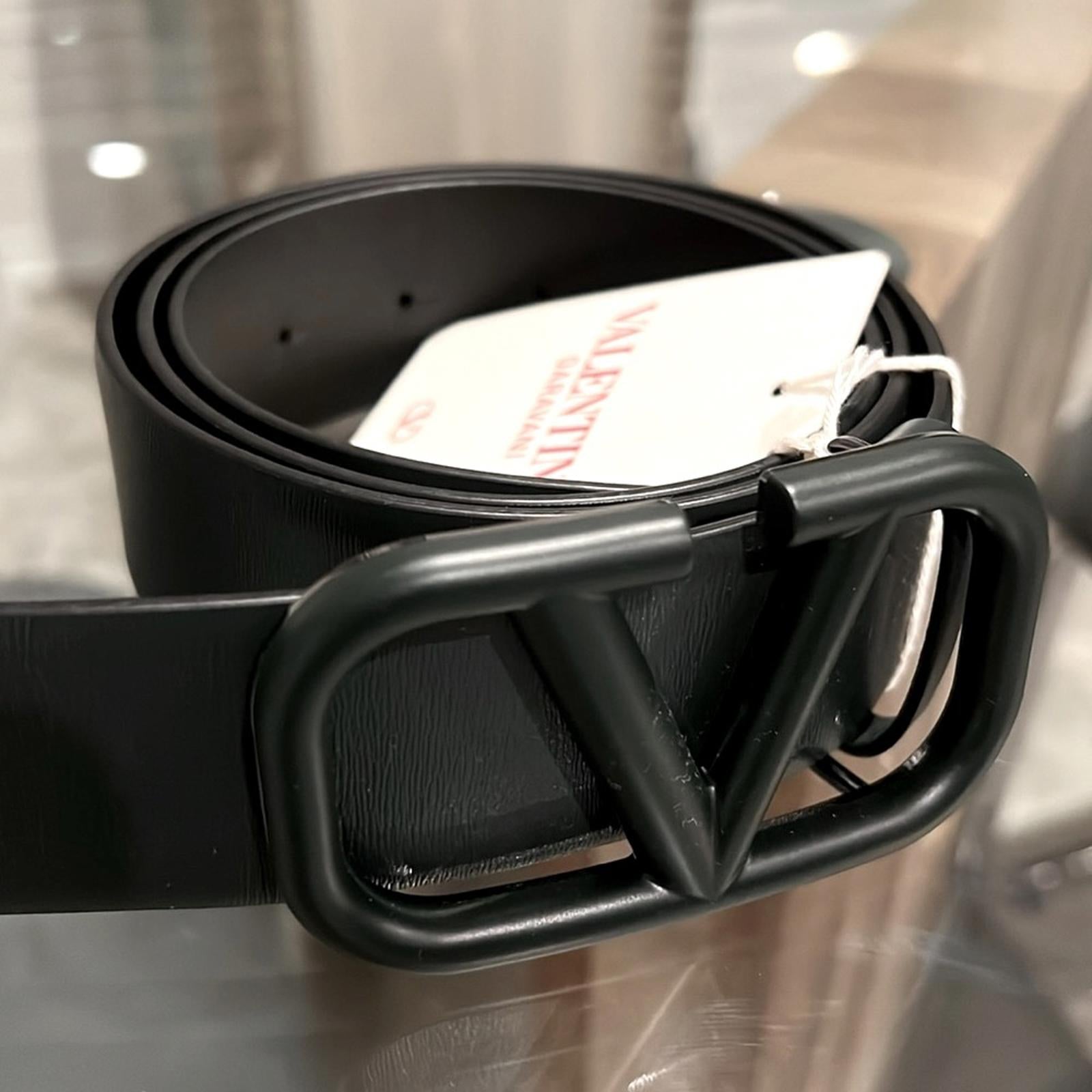 Valentino Garavani V-Logo Plaque Leather Belt in Olive Green, Size 90 New w/Tag