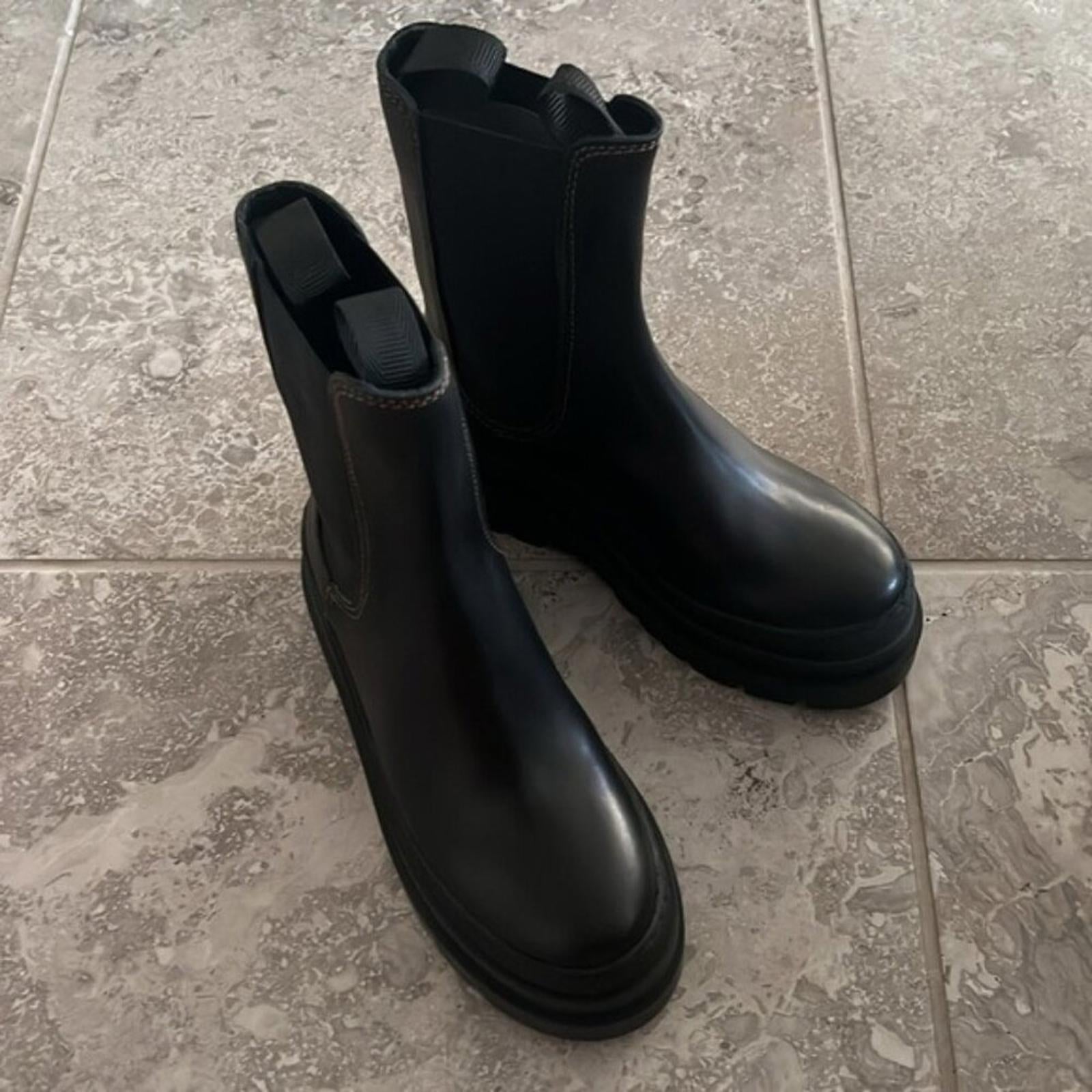 Loeffler Randall Carlota Pull On Chelsea Boots in Black, Size 6.5 New in Box