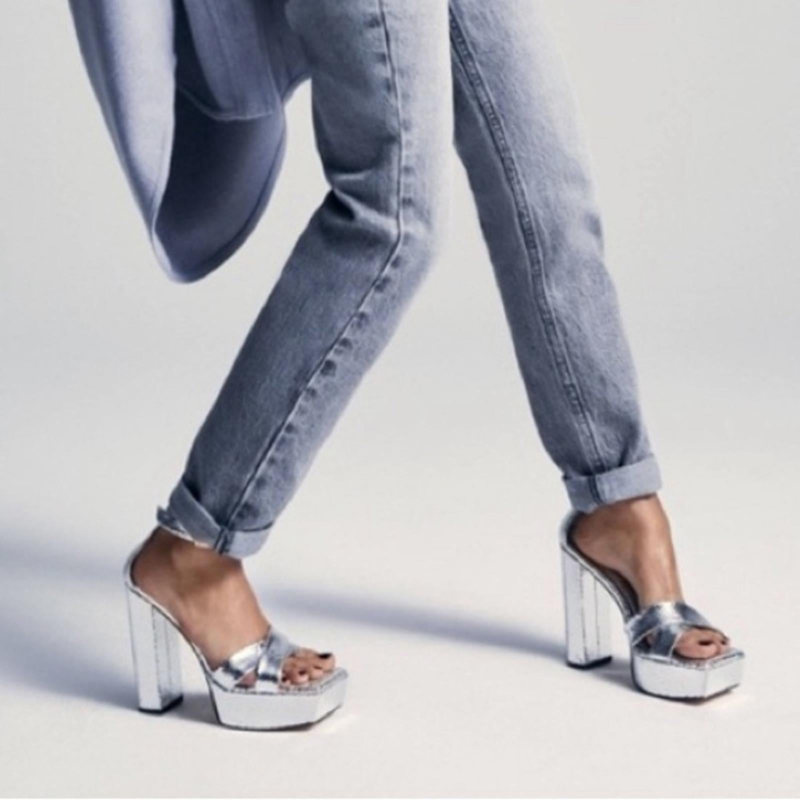 Good American Snake Embossed Platform High Heel Sandals in Silver, 6.5 NWT $185